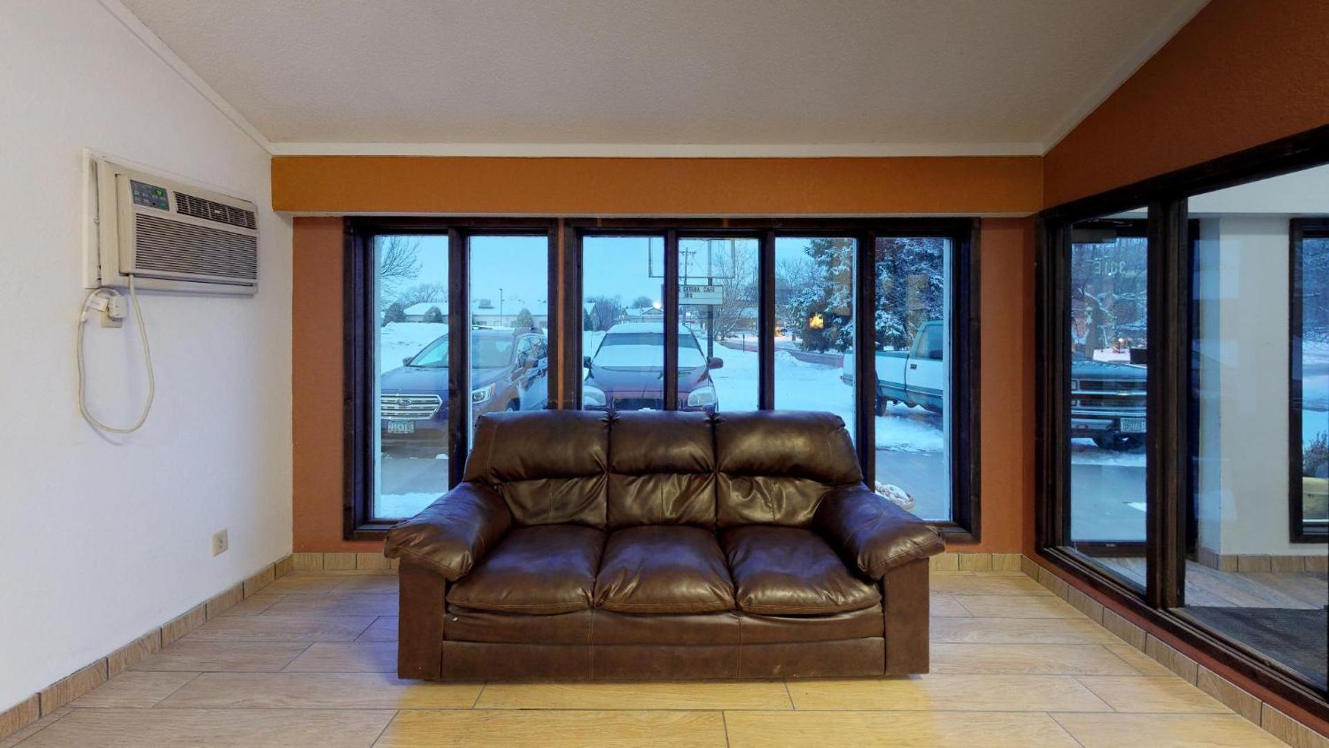 Waconia Inn and Suites photo 9