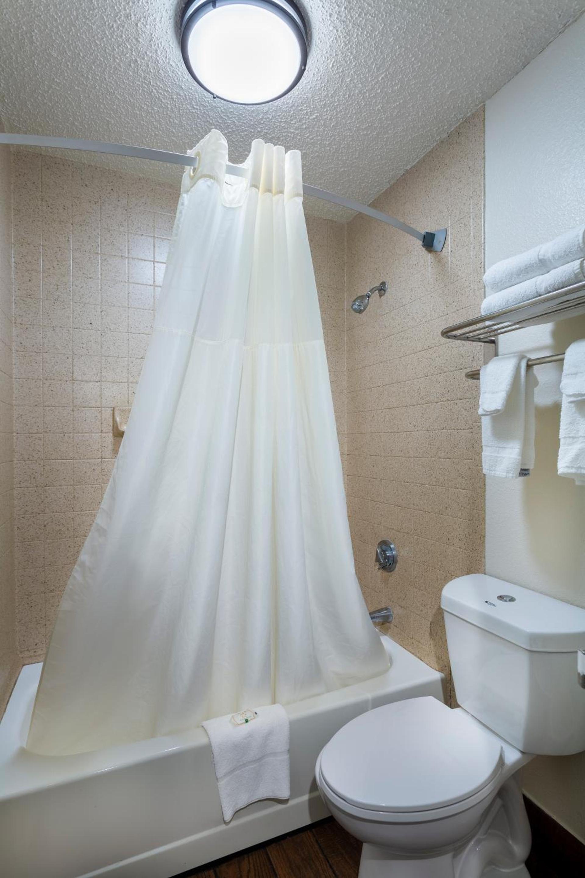 Quality Inn at Arlington Highlands photo 46