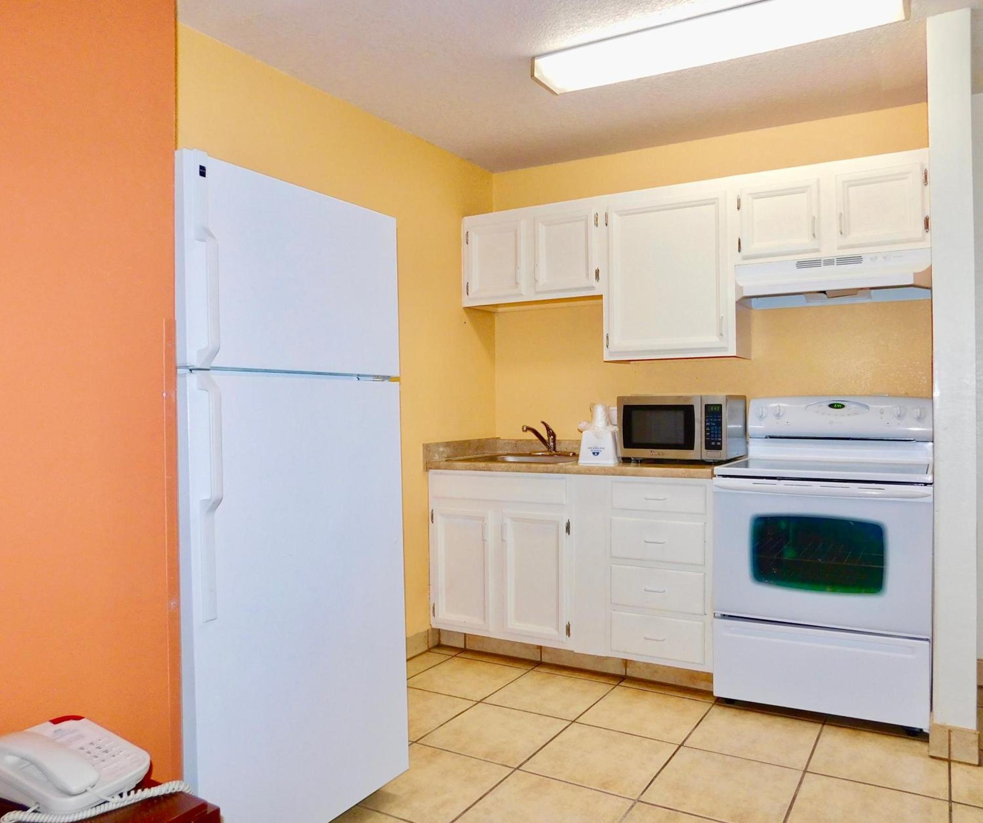 Americas Best Value Inn & Suites Anchorage Airport photo 31