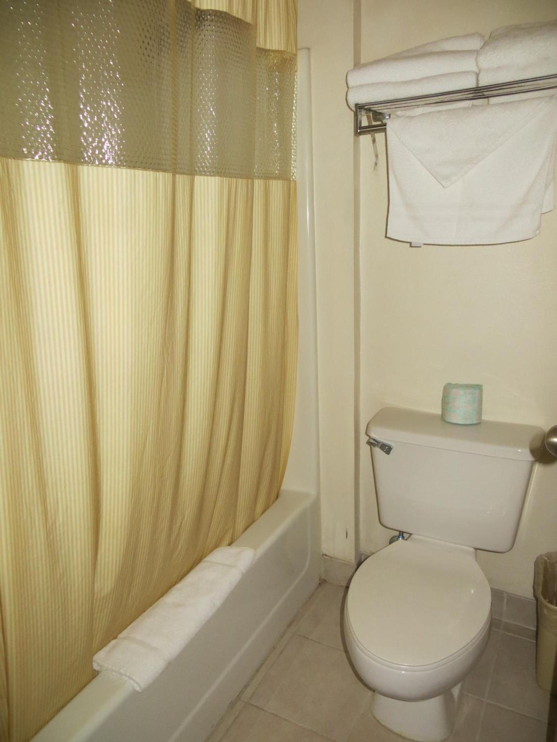 Travelodge by Wyndham Longmont photo 41