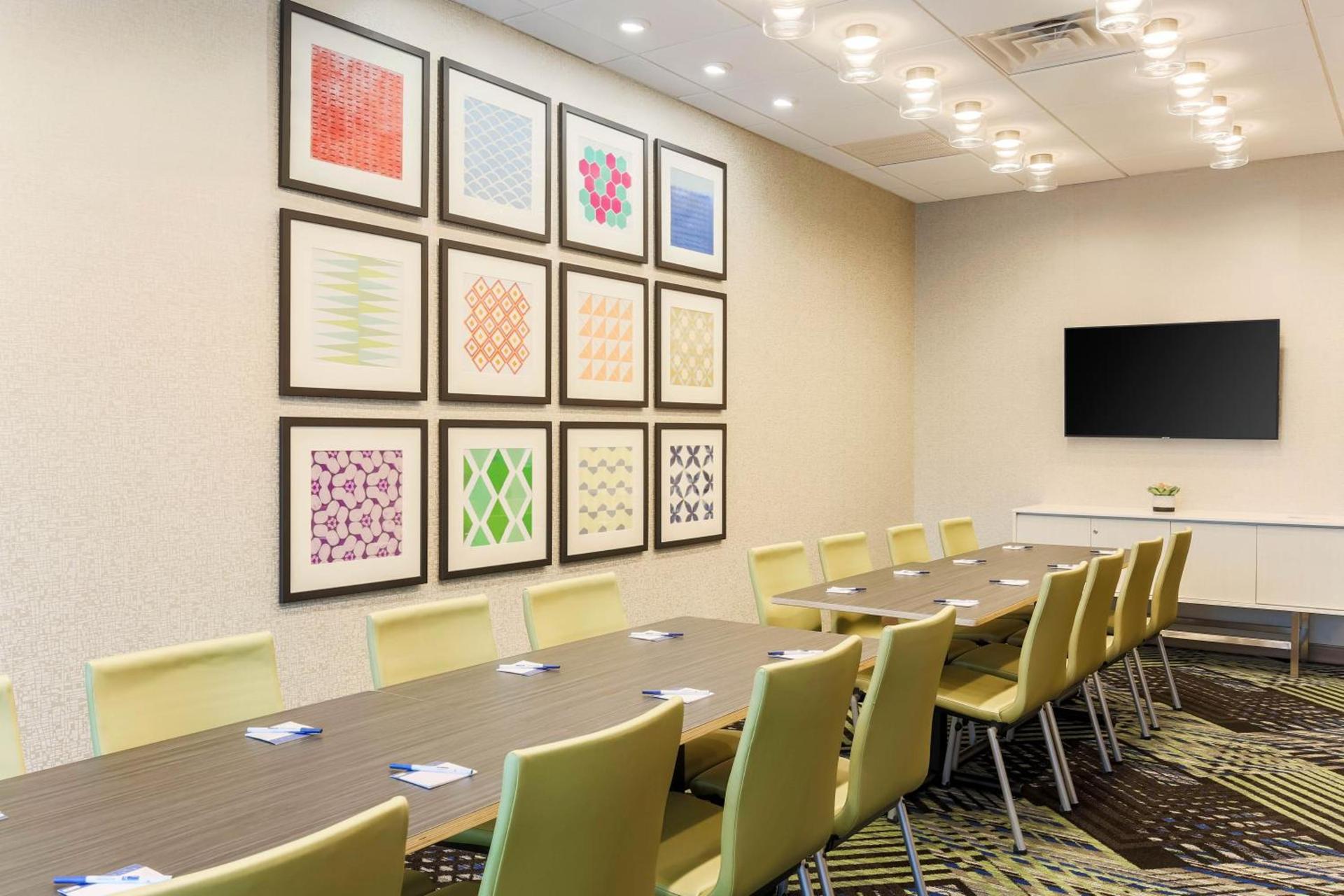Holiday Inn Express & Suites Chicago O'Hare Airport by IHG photo 25