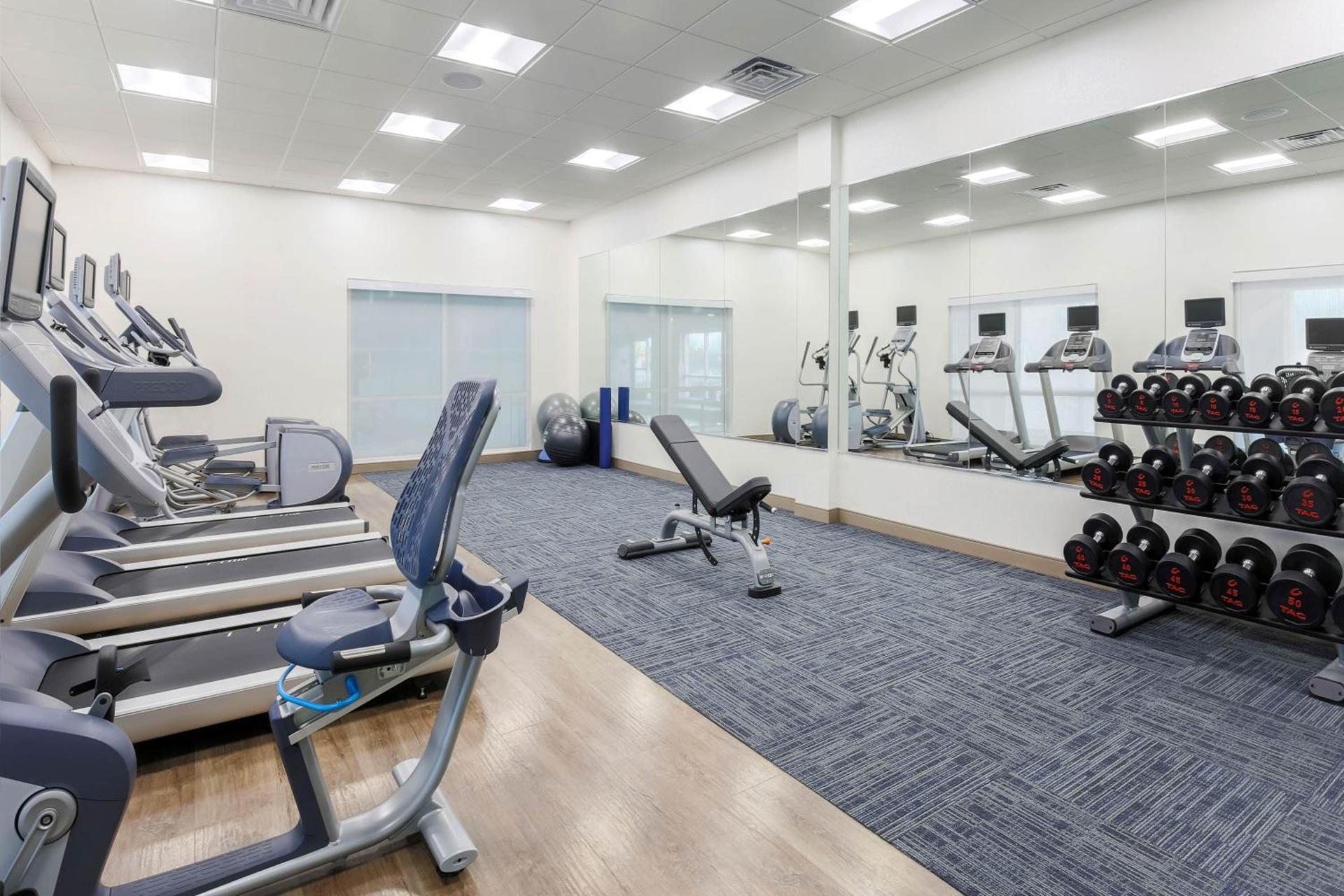 Holiday Inn Express & Suites Chicago O'Hare Airport by IHG photo 30