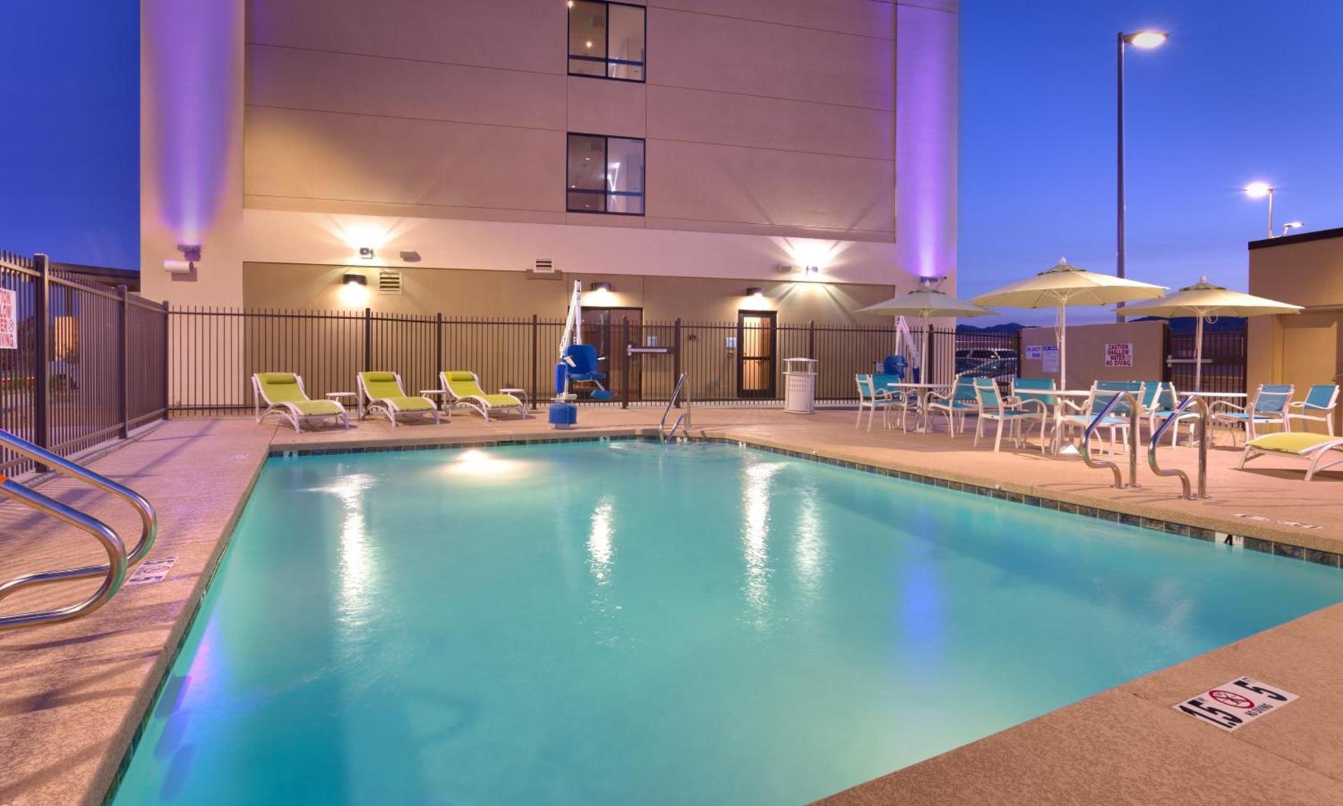 Holiday Inn Express & Suites Phoenix West - Buckeye by IHG photo 9