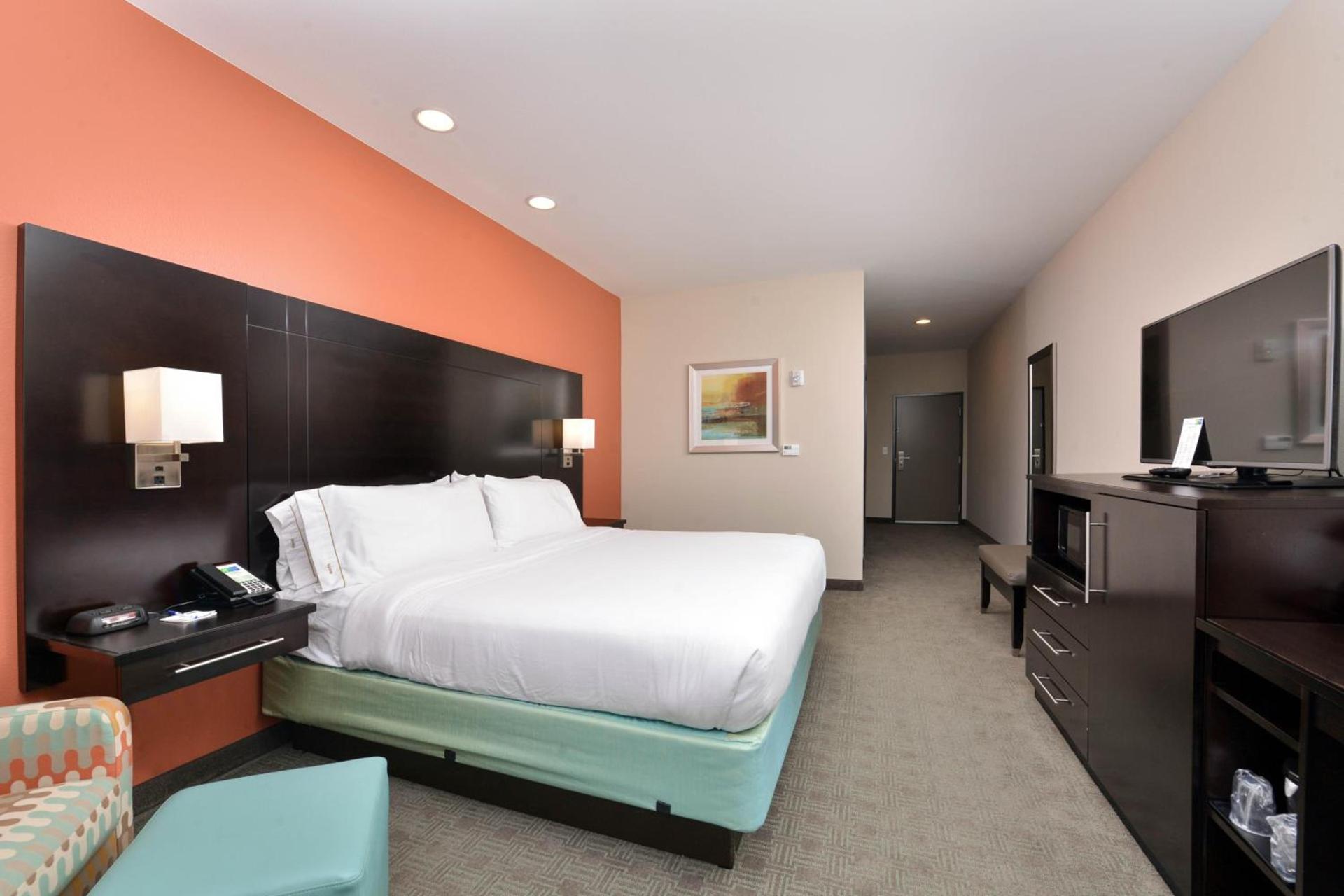Holiday Inn Express & Suites Austin South by IHG photo 37
