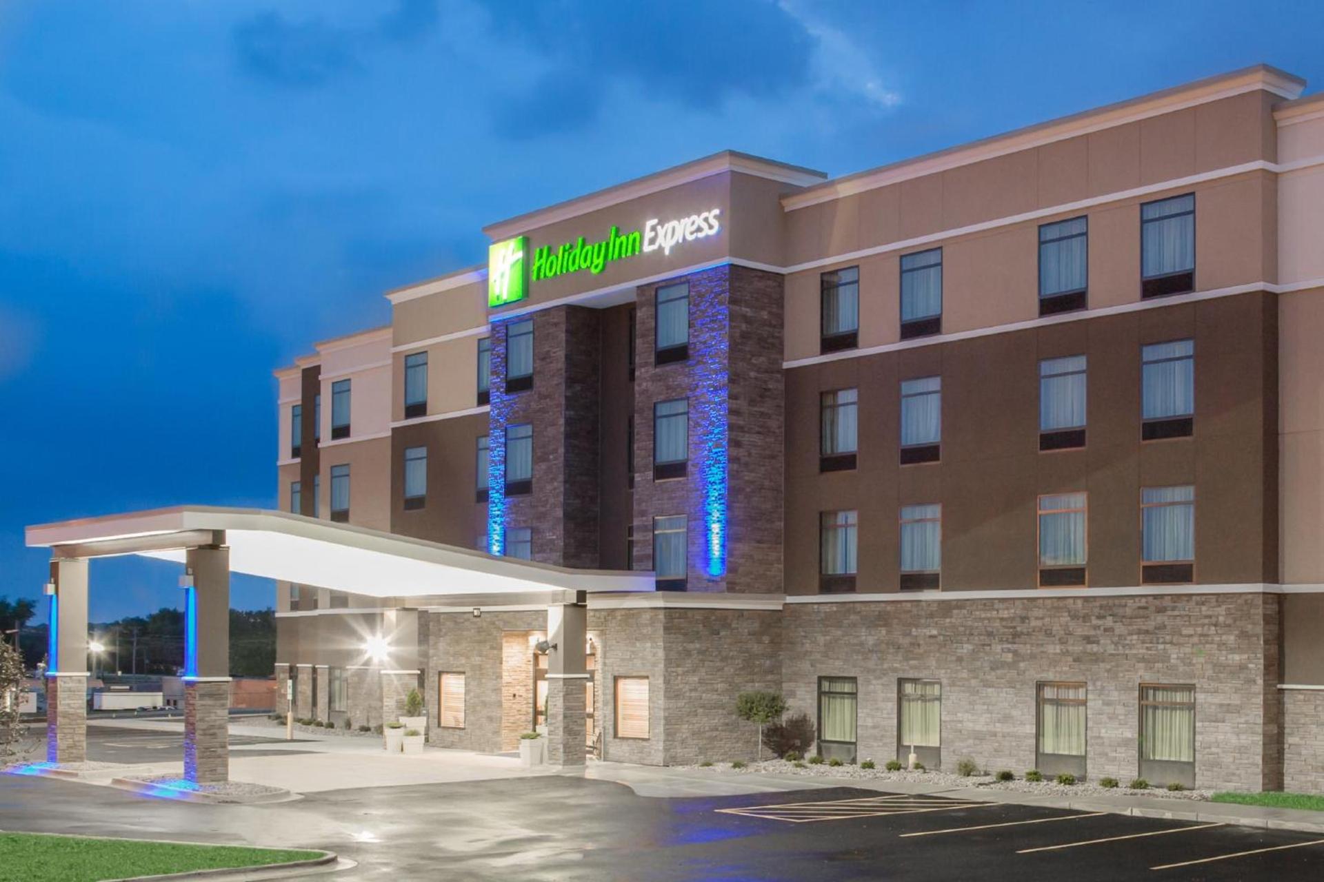 Holiday Inn Express Moline - Quad Cities Area by IHG — hotel in Moline