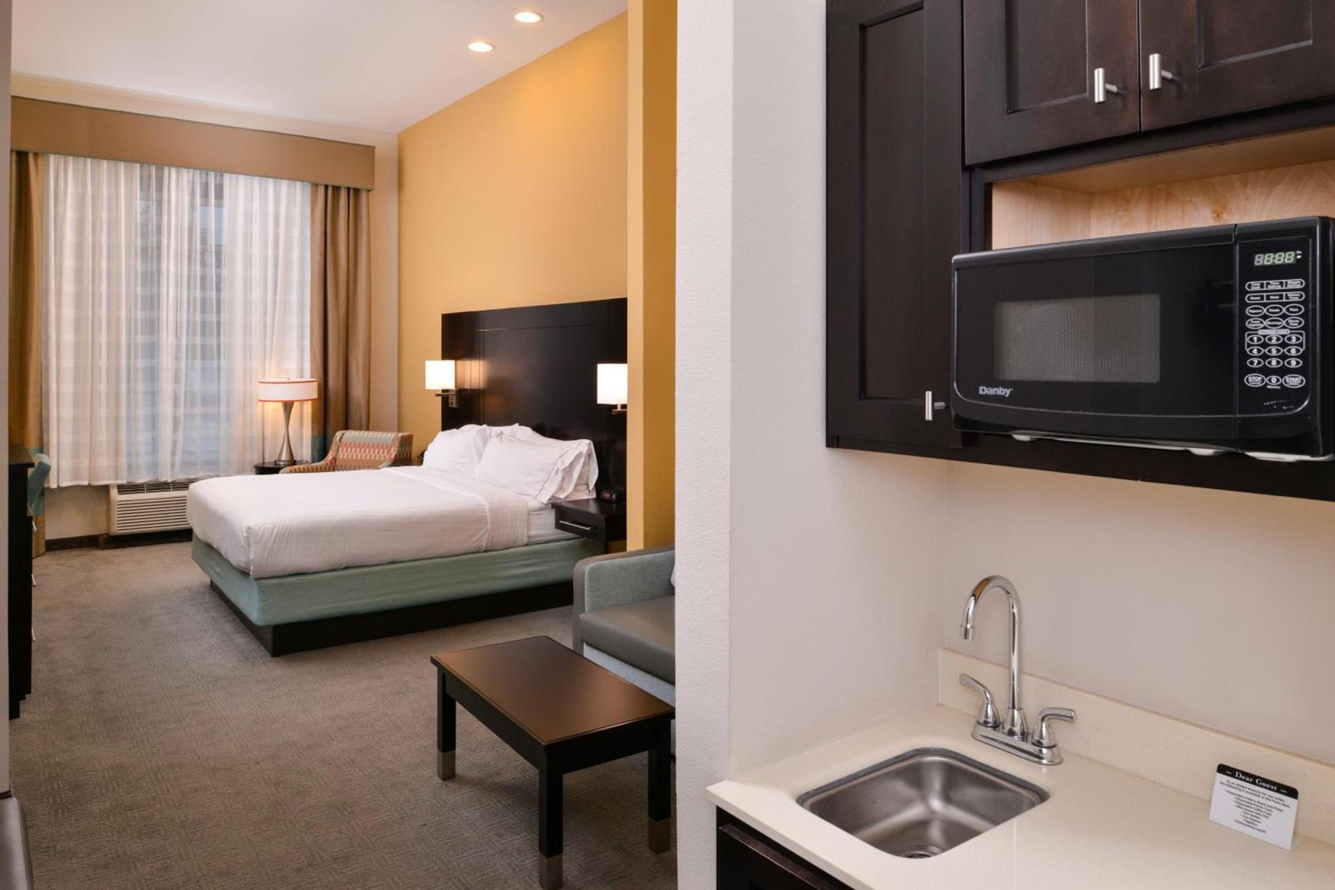Holiday Inn Express & Suites Austin South by IHG photo 32