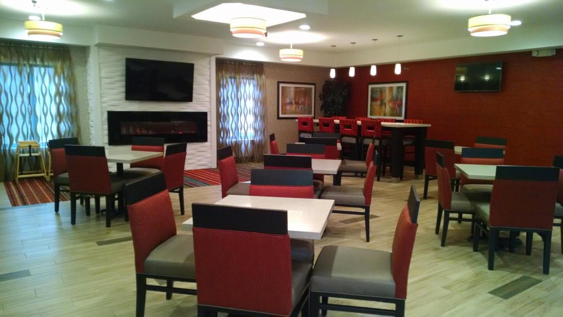 Holiday Inn Express Cloverdale - Greencastle by IHG photo 35