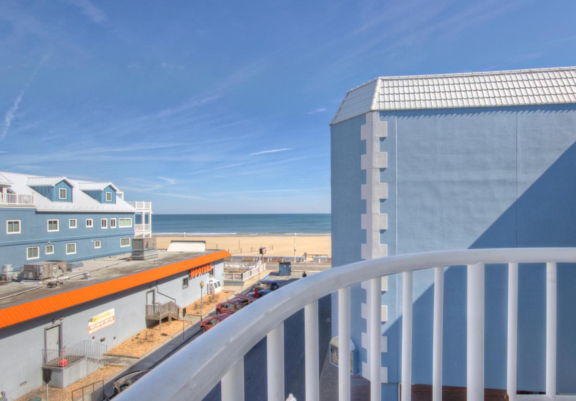 Tidelands Caribbean Boardwalk Hotel and Suites photo 16
