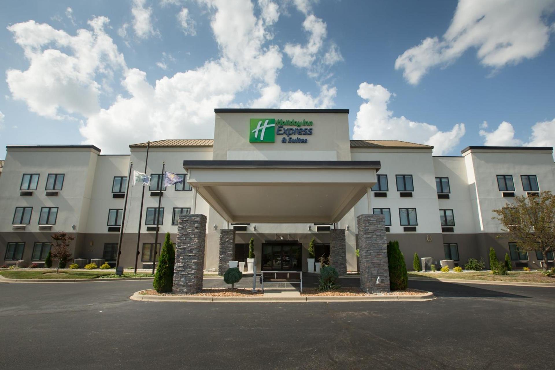 Holiday Inn Express Hotel & Suites Madison by IHG photo 26