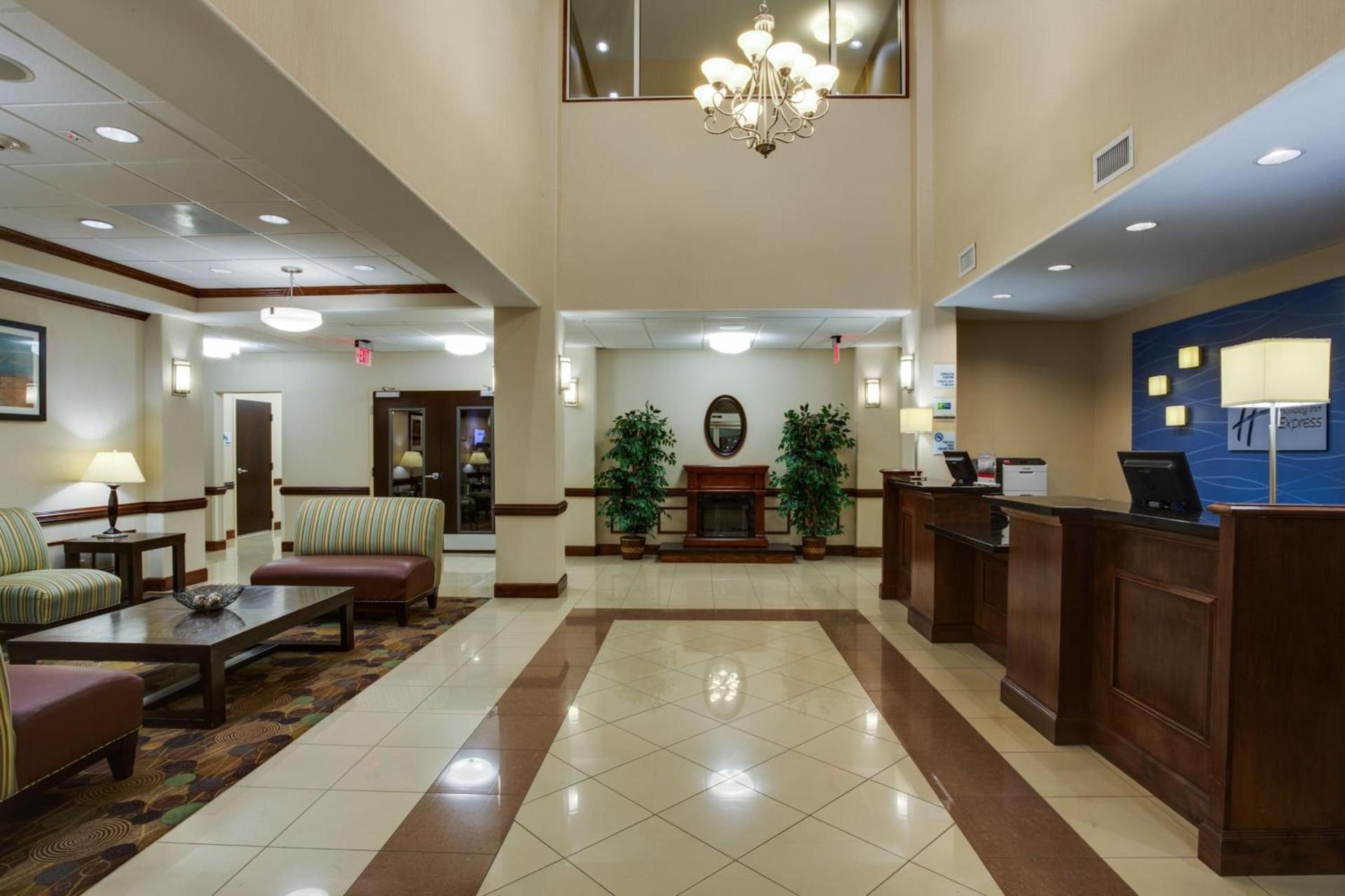 Holiday Inn Express & Suites Moultrie by IHG photo 8