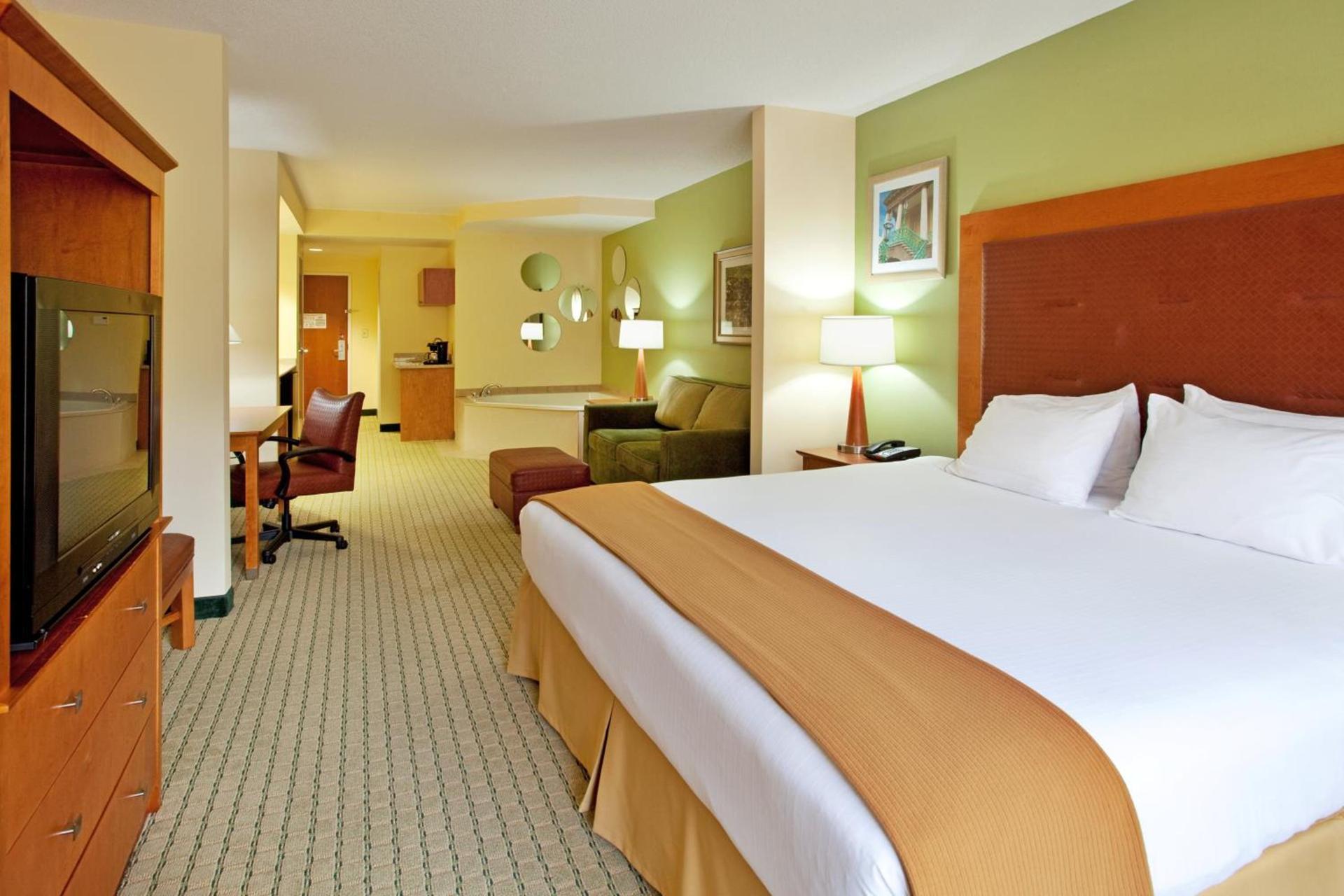 Holiday Inn Express Hotel & Suites Charleston - North by IHG photo 39