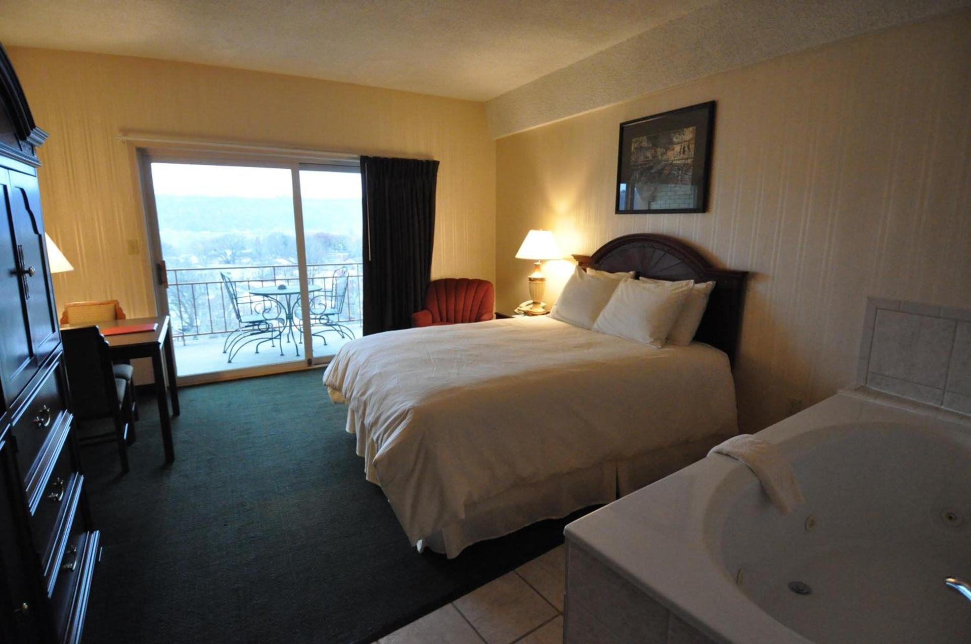 Hillside Inn photo 28