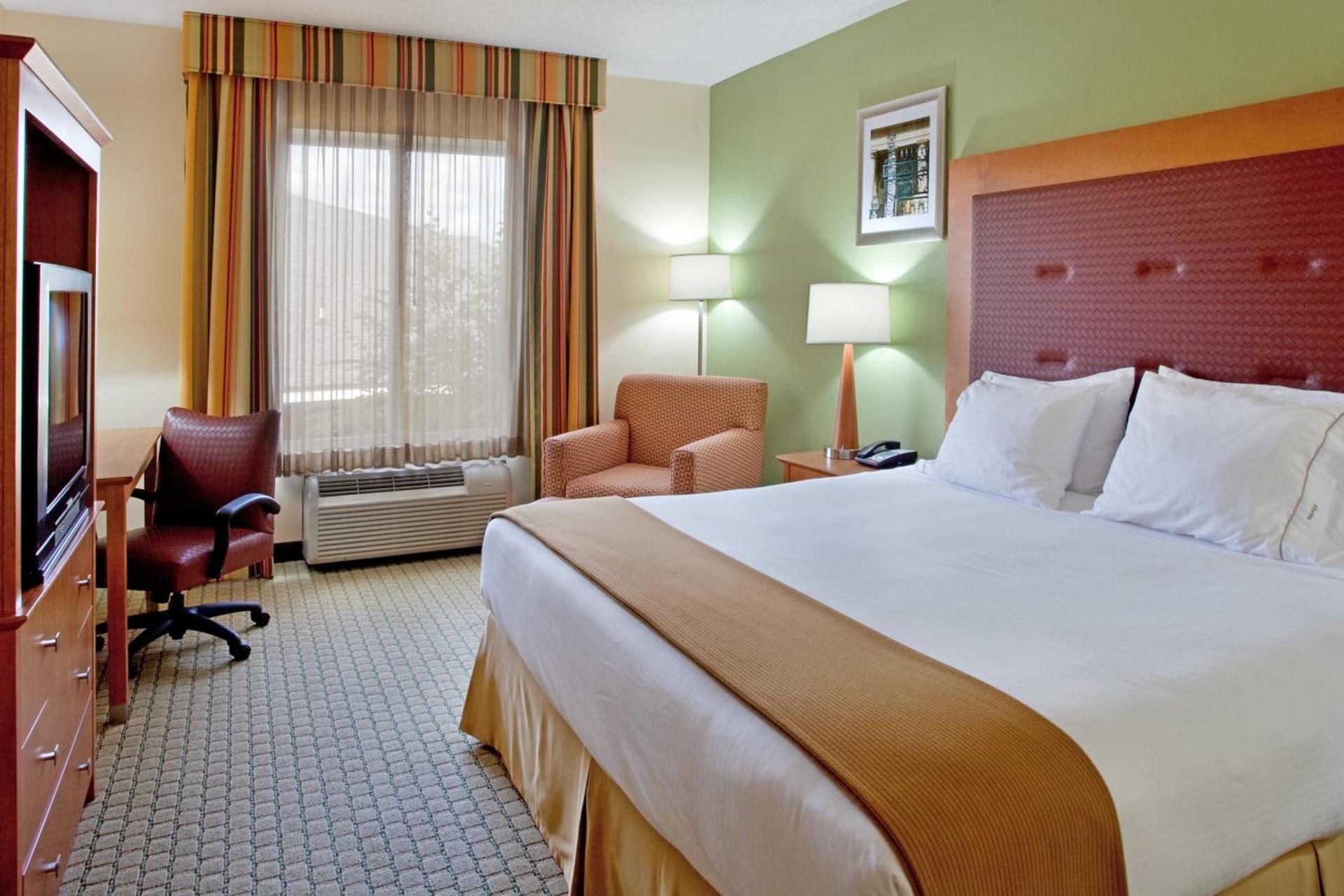 Holiday Inn Express Hotel & Suites Charleston - North by IHG photo 40