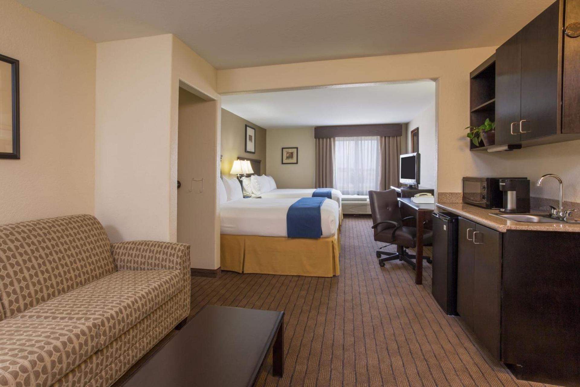 Holiday Inn Express & Suites Moultrie by IHG photo 28