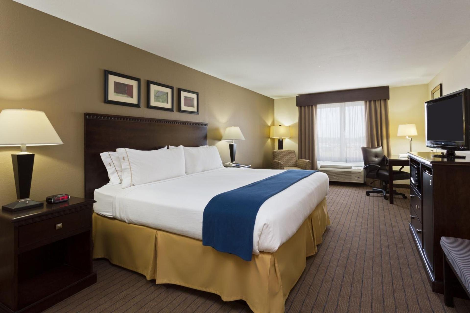 Holiday Inn Express & Suites Moultrie by IHG photo 36