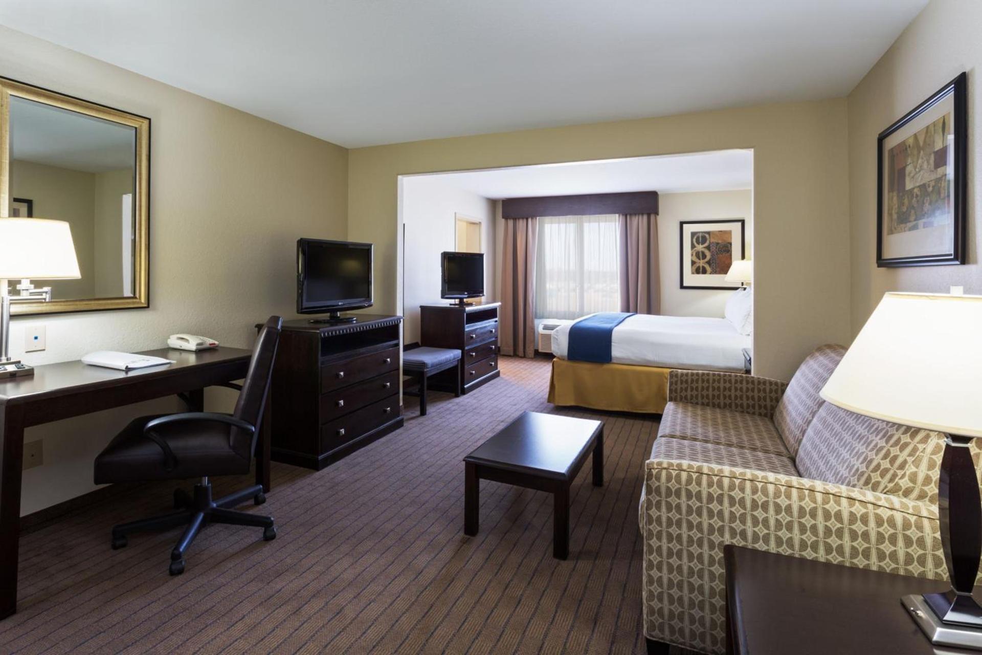 Holiday Inn Express & Suites Moultrie by IHG photo 35