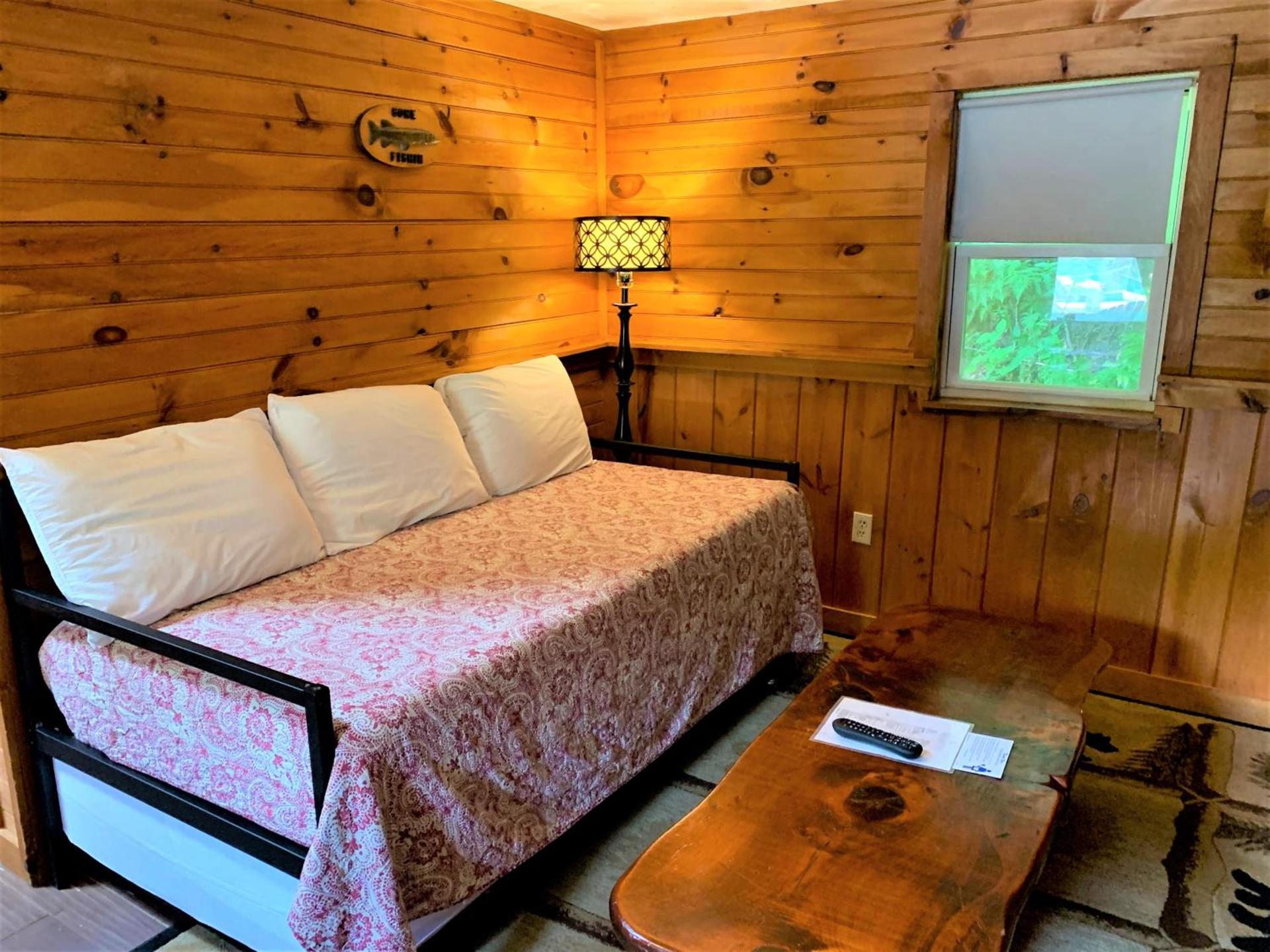 Pine Crest Motel & Cabins photo 49