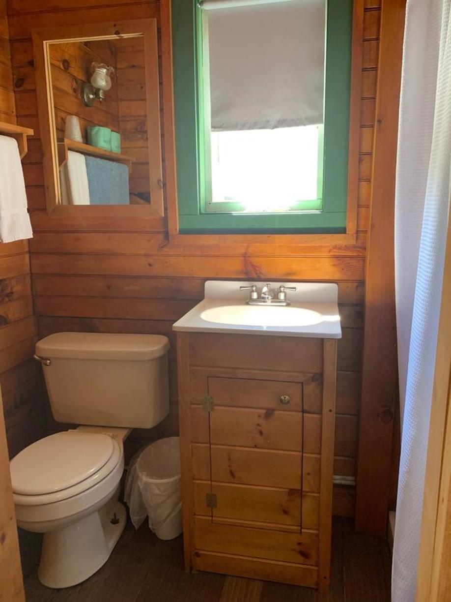 Pine Crest Motel & Cabins photo 52