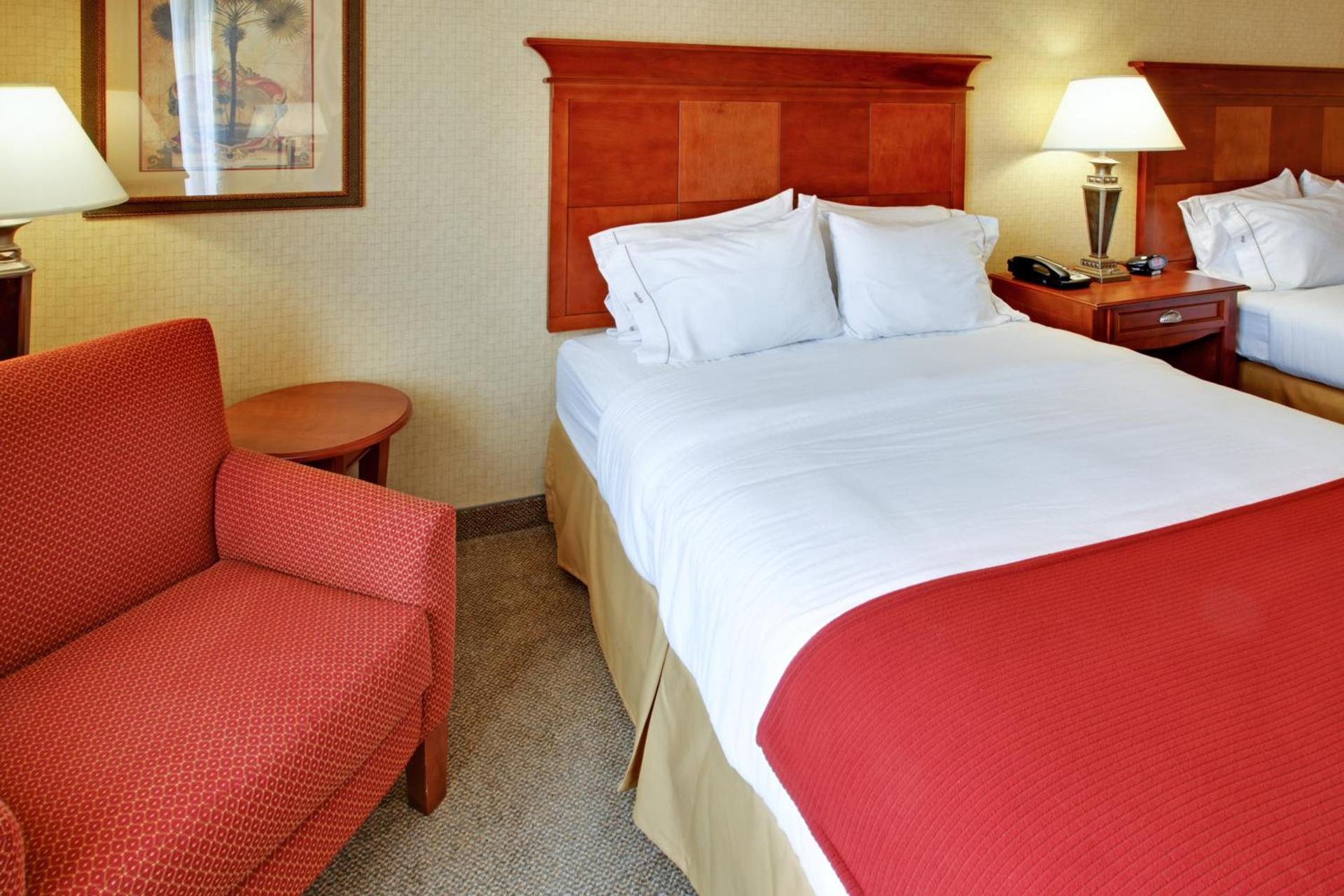 Holiday Inn Express Hotel & Suites DFW West - Hurst by IHG photo 3