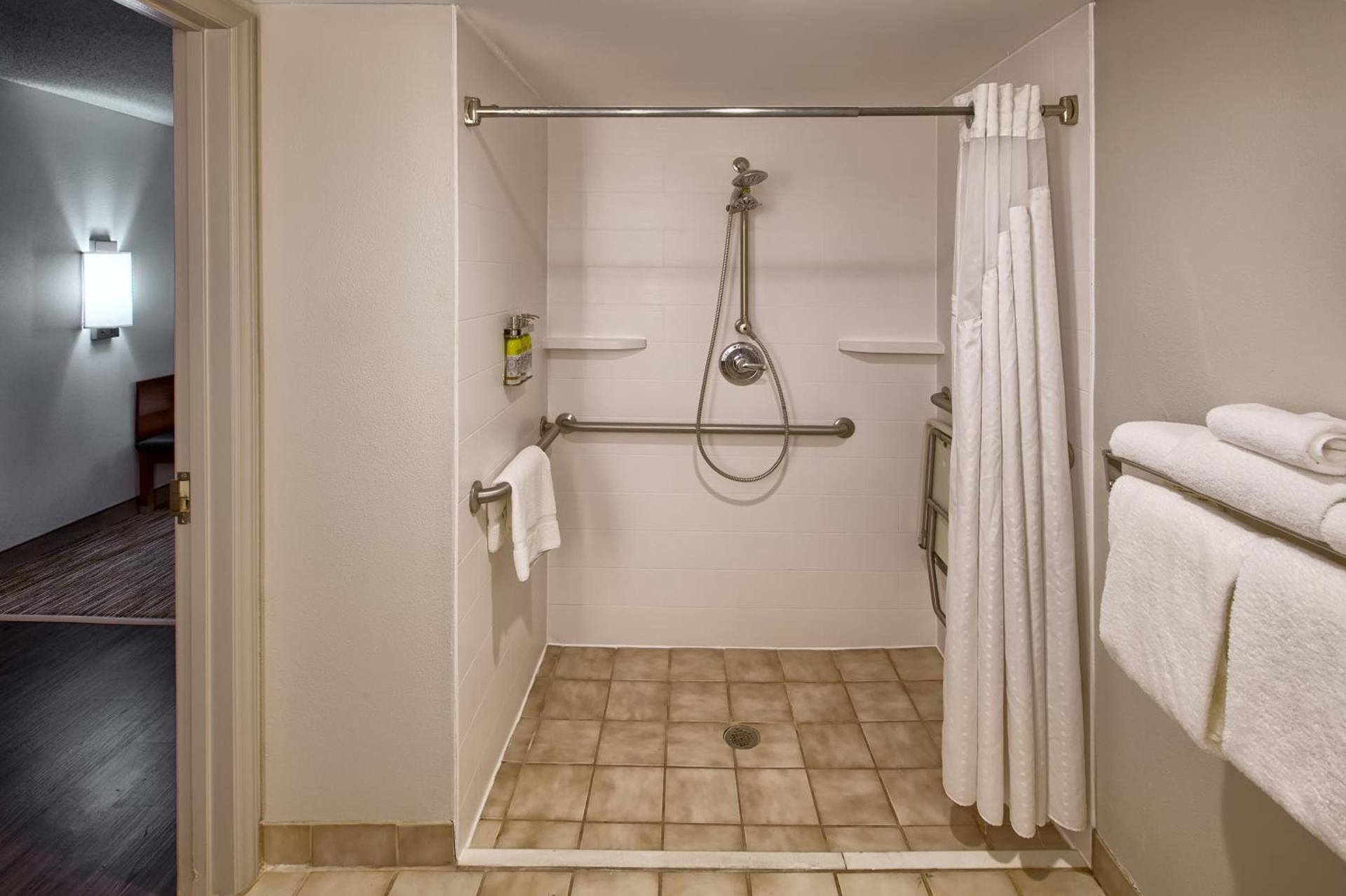 Holiday Inn Express Hotel & Suites Wake Forest - Raleigh North by IHG photo 17