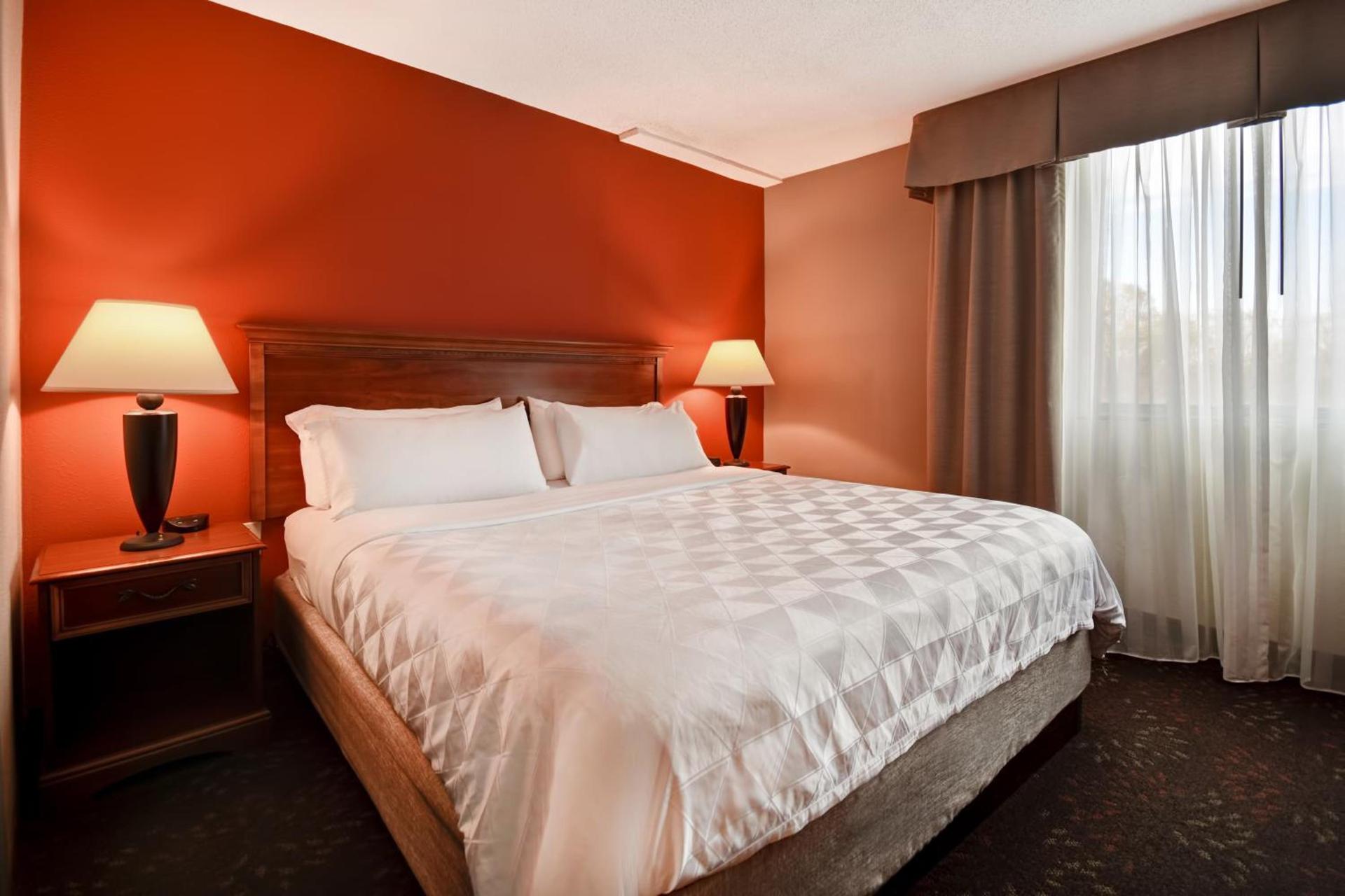 Holiday Inn Cincinnati-Riverfront by IHG photo 6