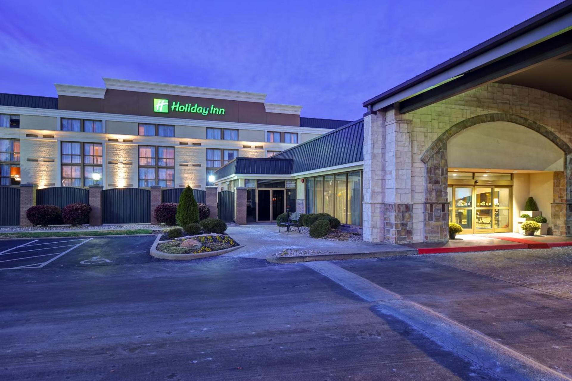 Holiday Inn Cincinnati-Riverfront by IHG — hotel in Covington