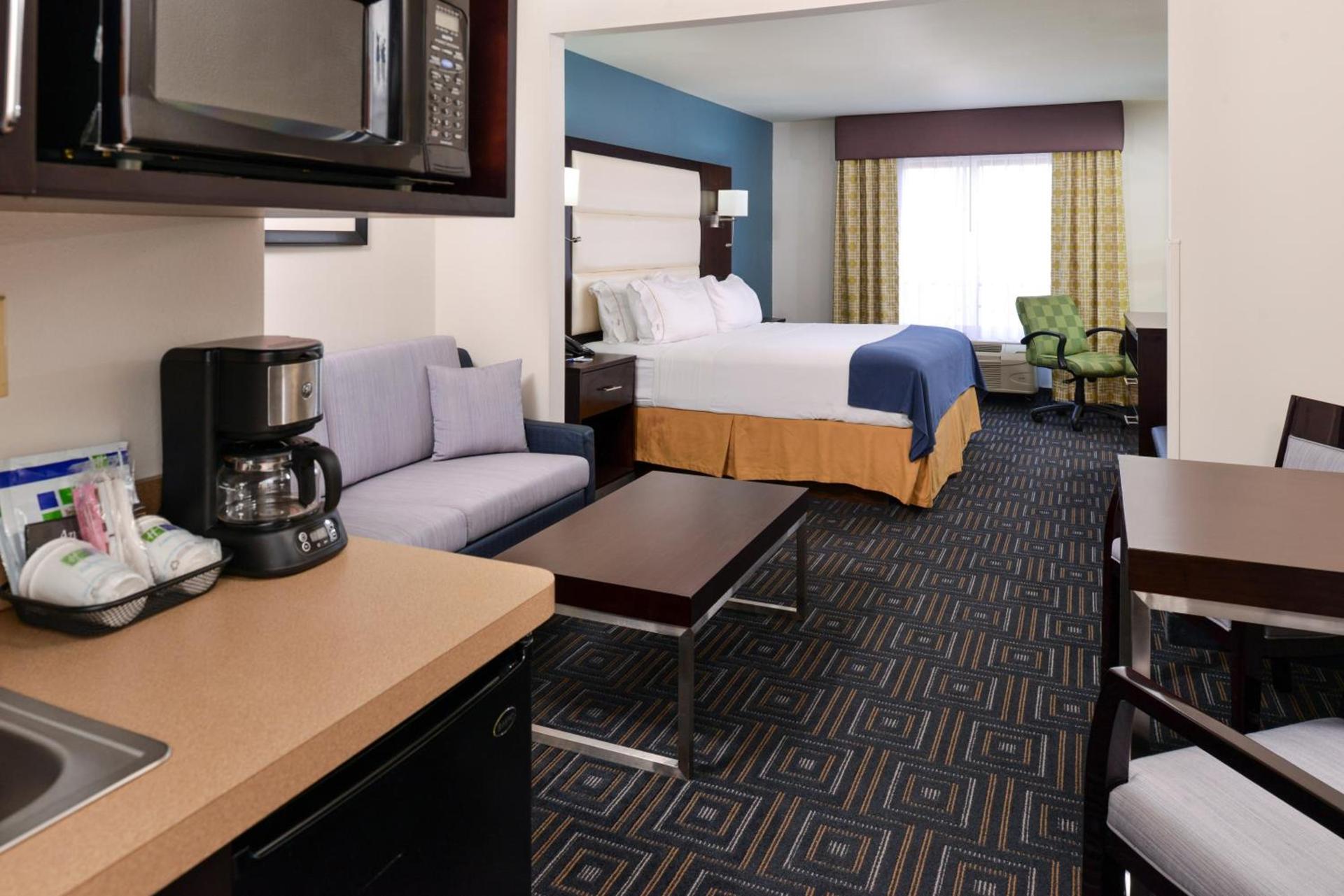 La Quinta Inn & Suites by Wyndham Bessemer photo 28