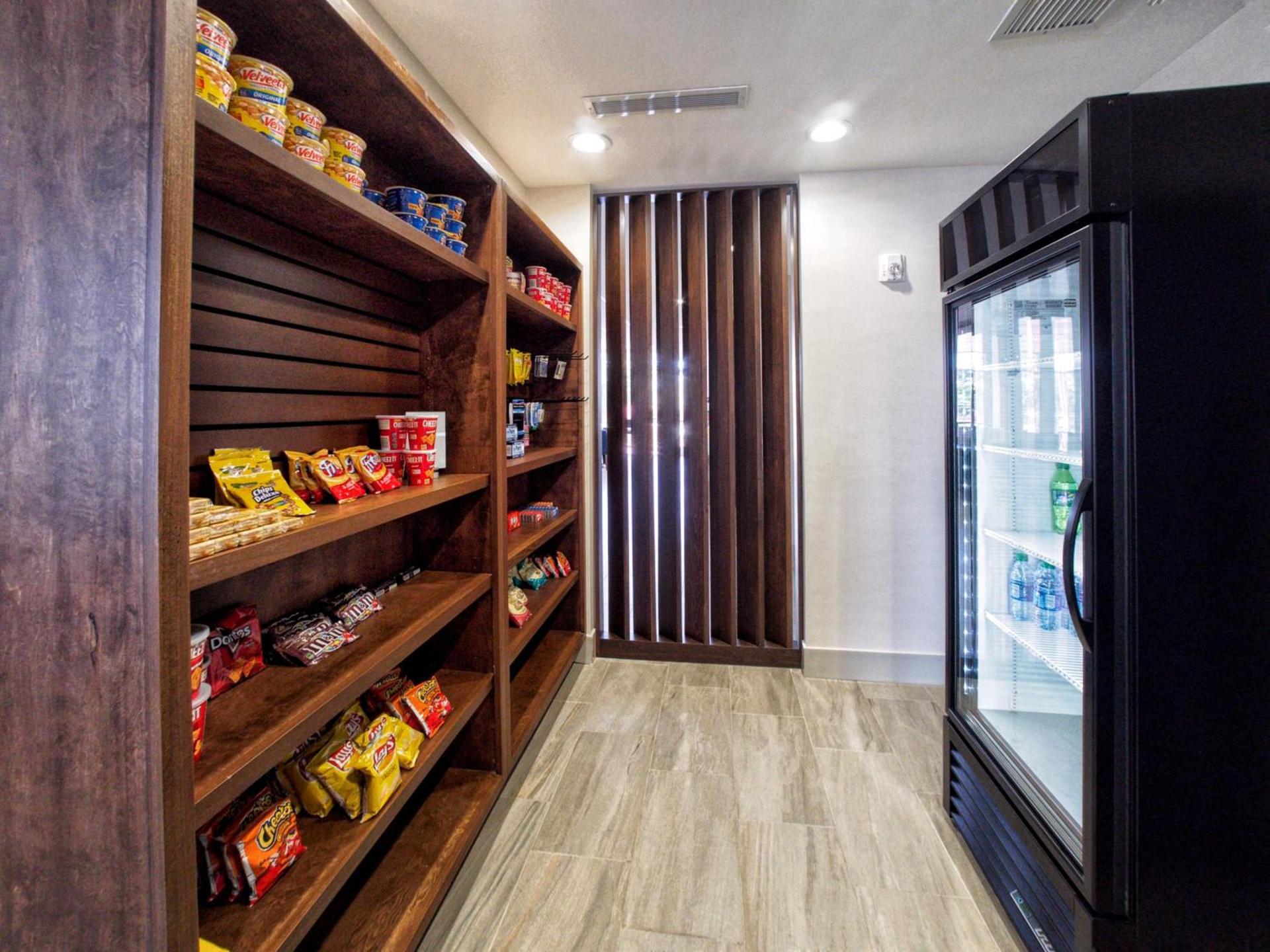 Holiday Inn Express & Suites Moore by IHG photo 43
