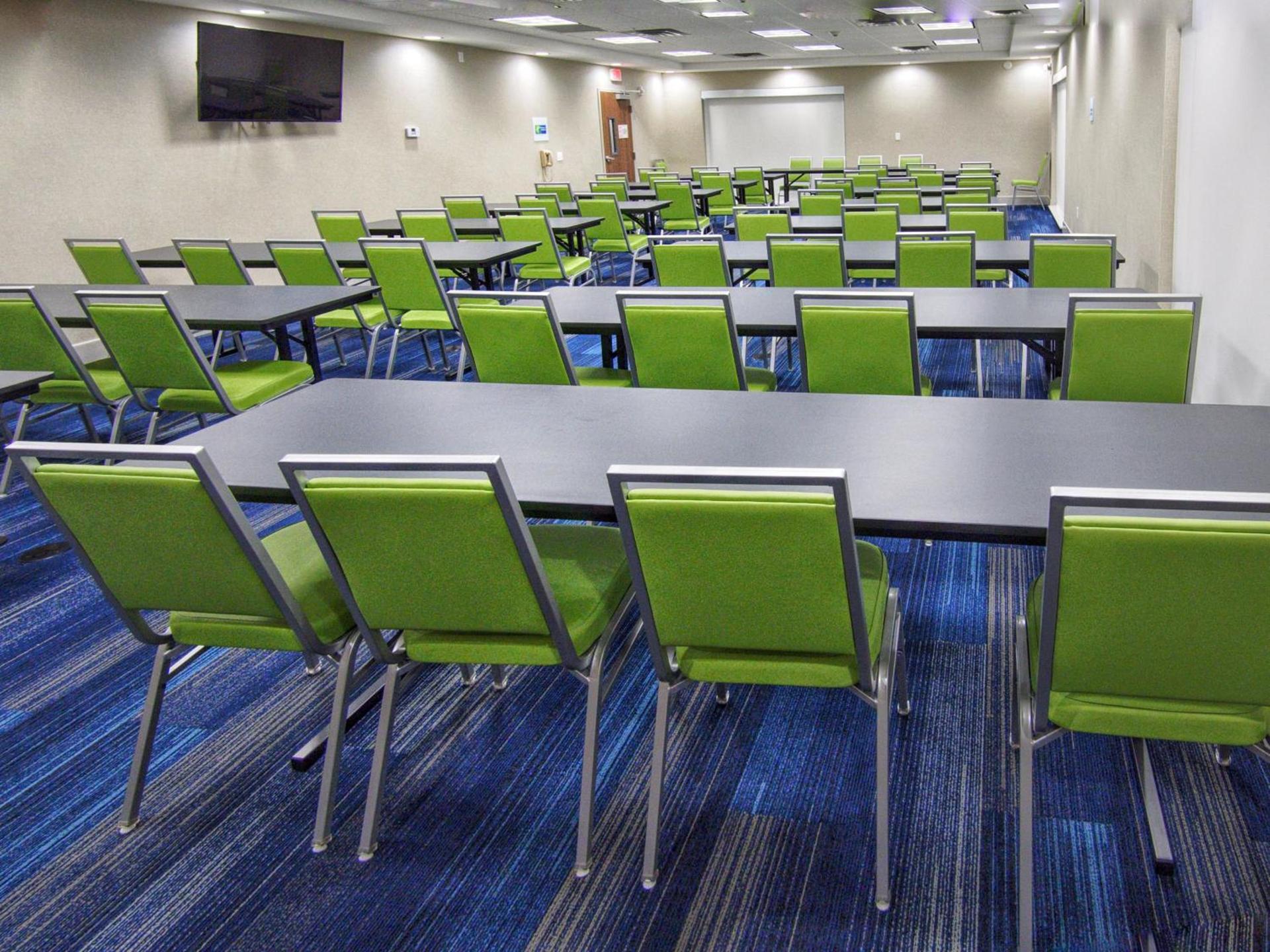 Holiday Inn Express & Suites Moore by IHG photo 40