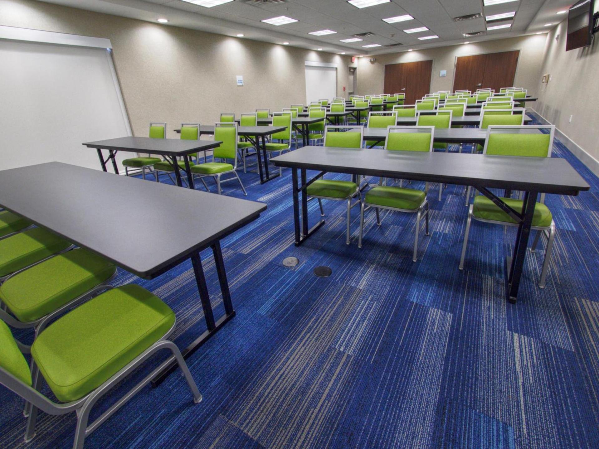 Holiday Inn Express & Suites Moore by IHG photo 52