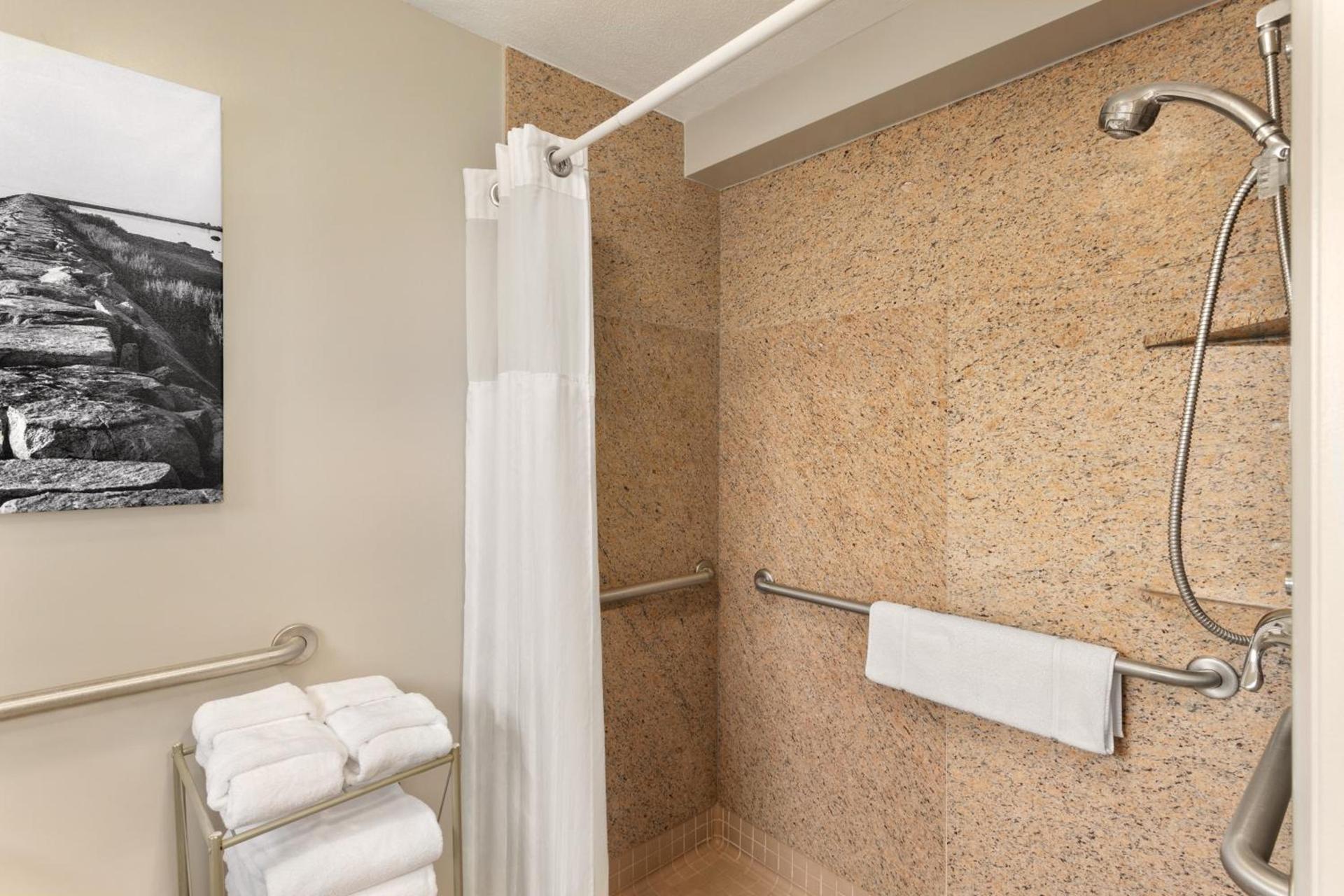 DoubleTree by Hilton Providence Airport Warwick photo 24