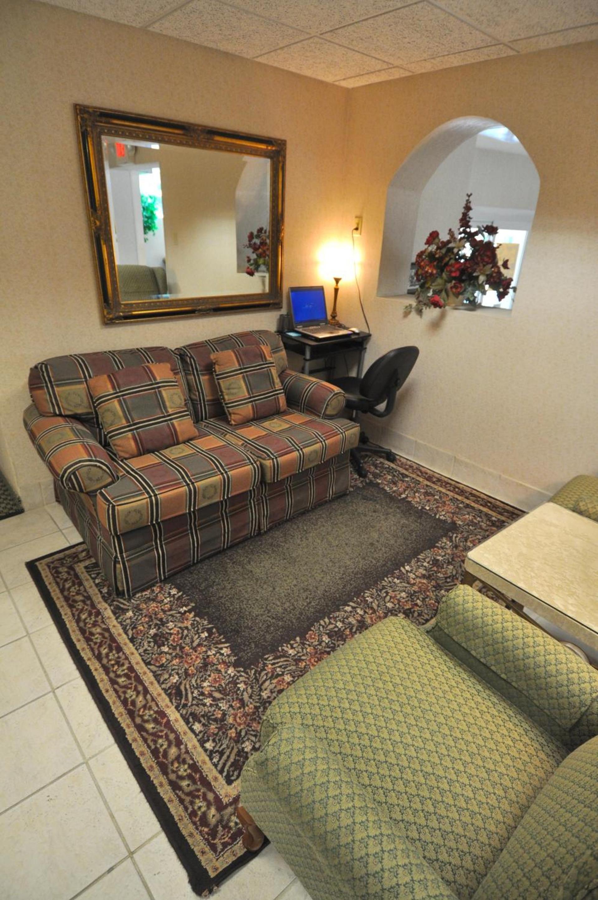 Hillside Inn photo 6