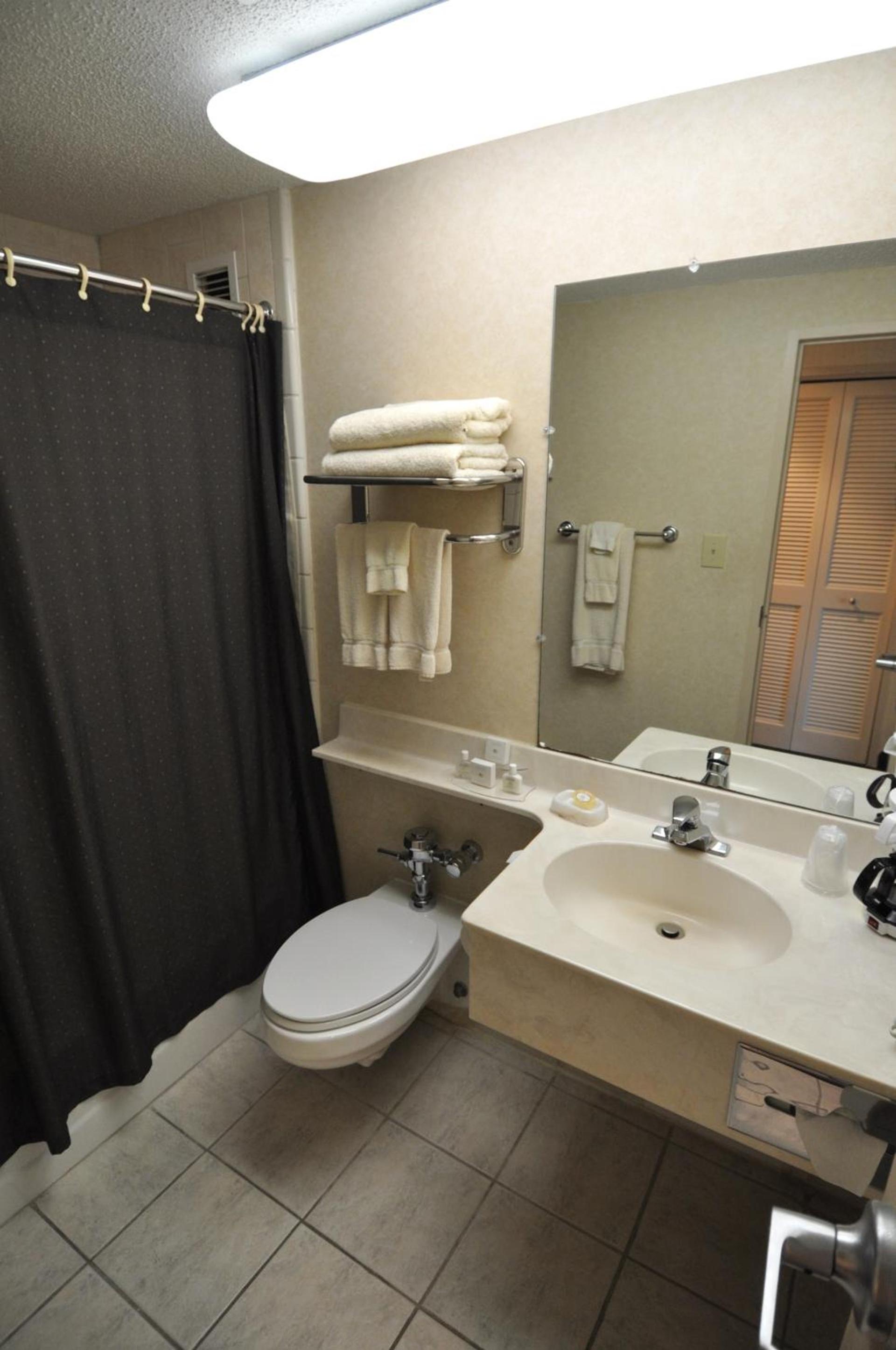 Hillside Inn photo 29
