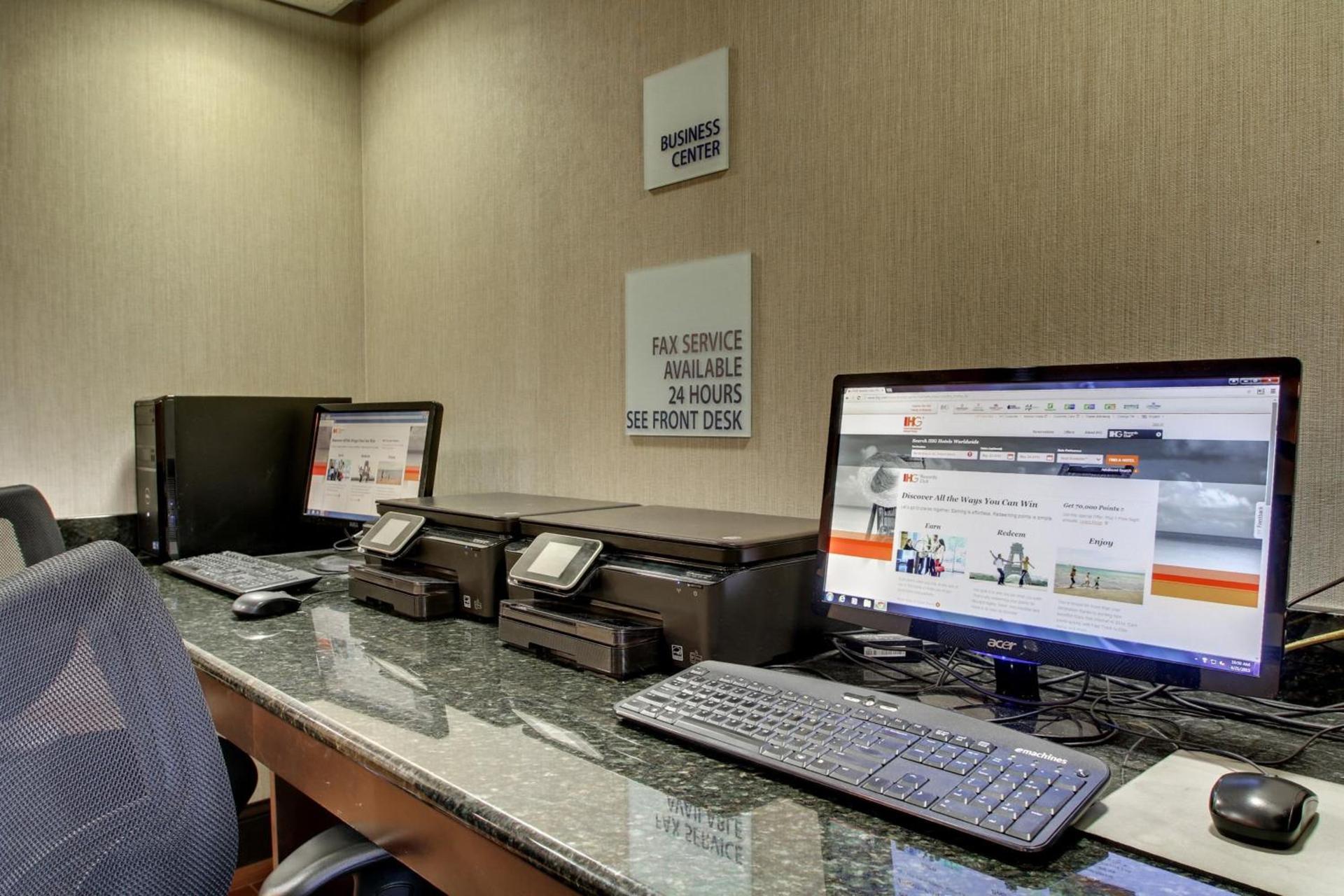 Holiday Inn Express Hotel Fort Campbell-Oak Grove by IHG photo 18