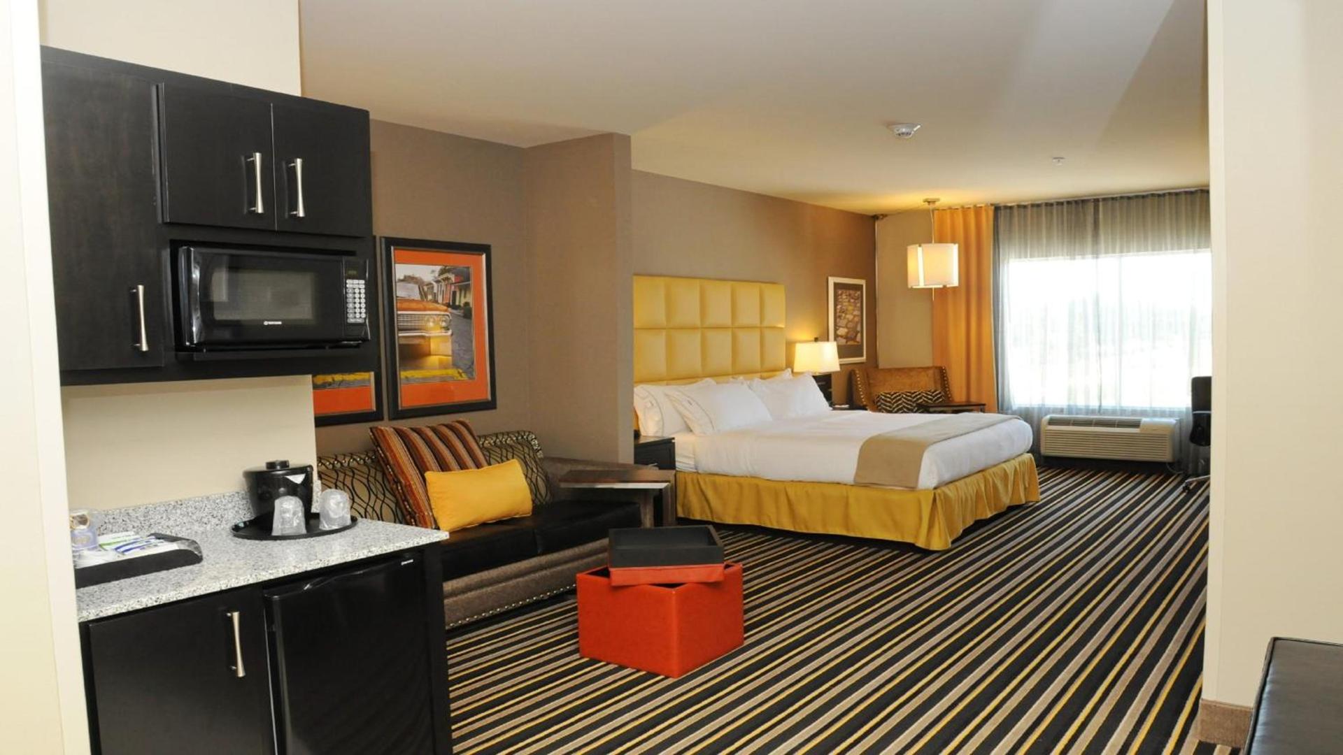 Holiday Inn Express Covington-Madisonville by IHG photo 30