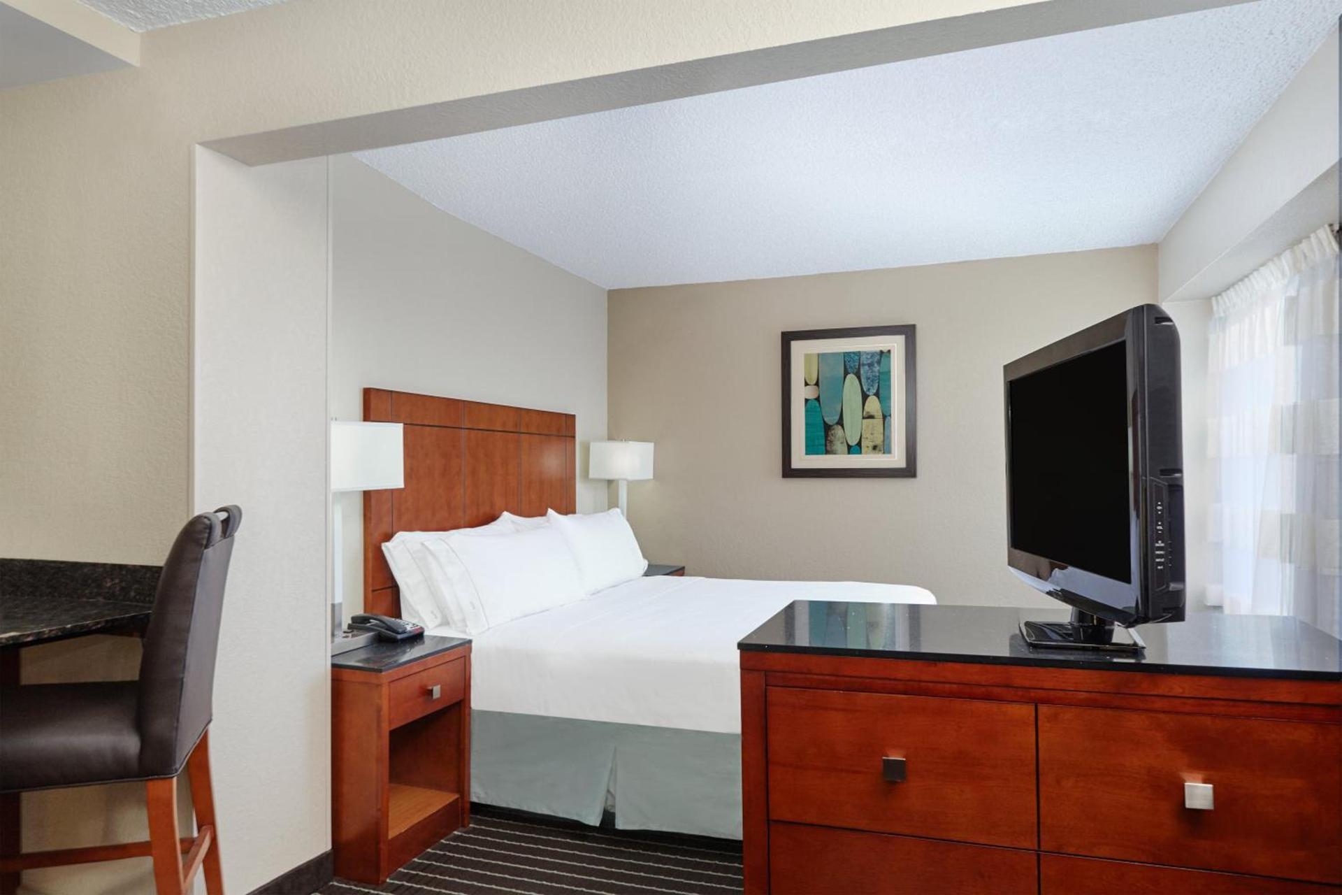 Holiday Inn Express Hotels- Hampton by IHG photo 21