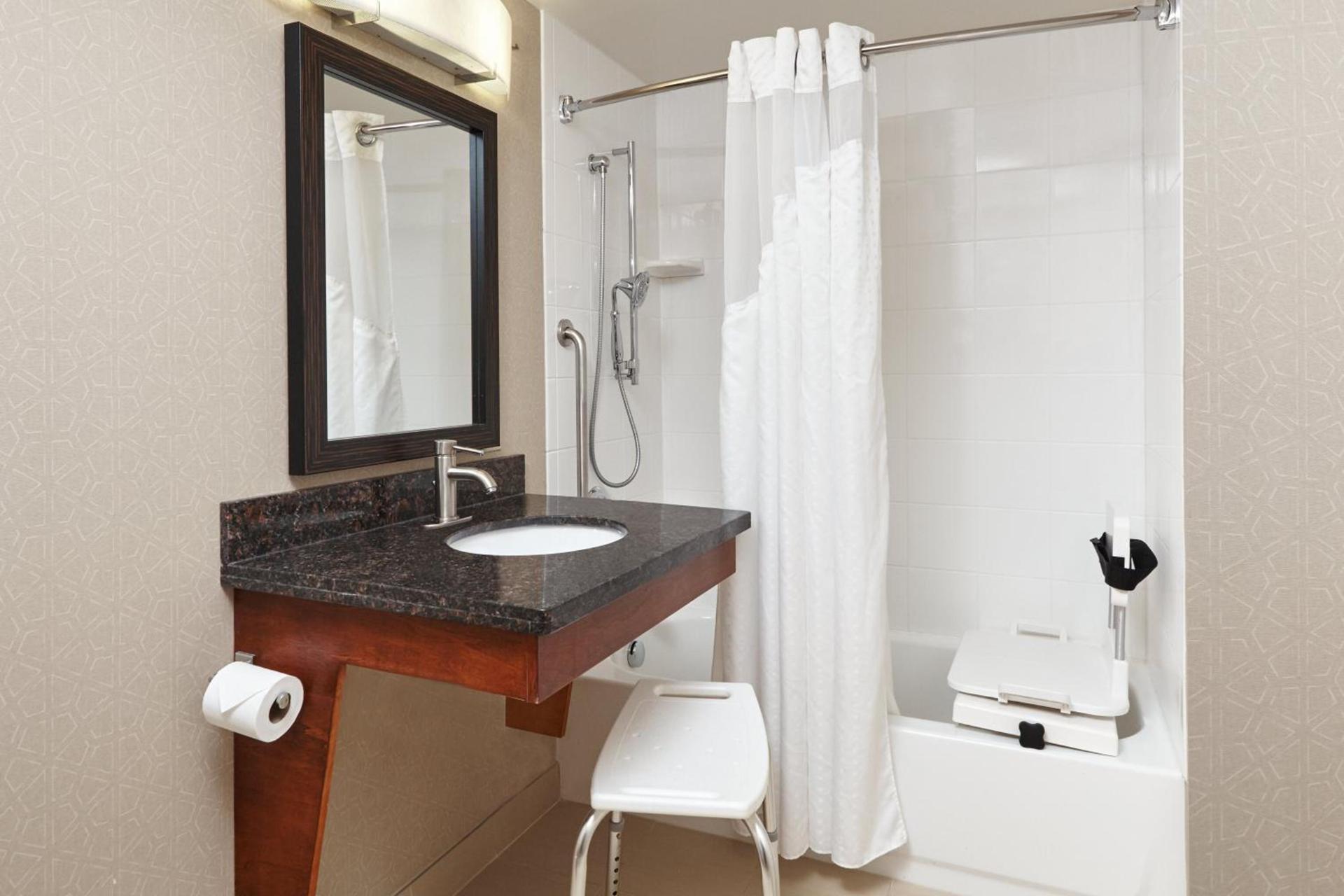 Holiday Inn Express Hotels- Hampton by IHG photo 29