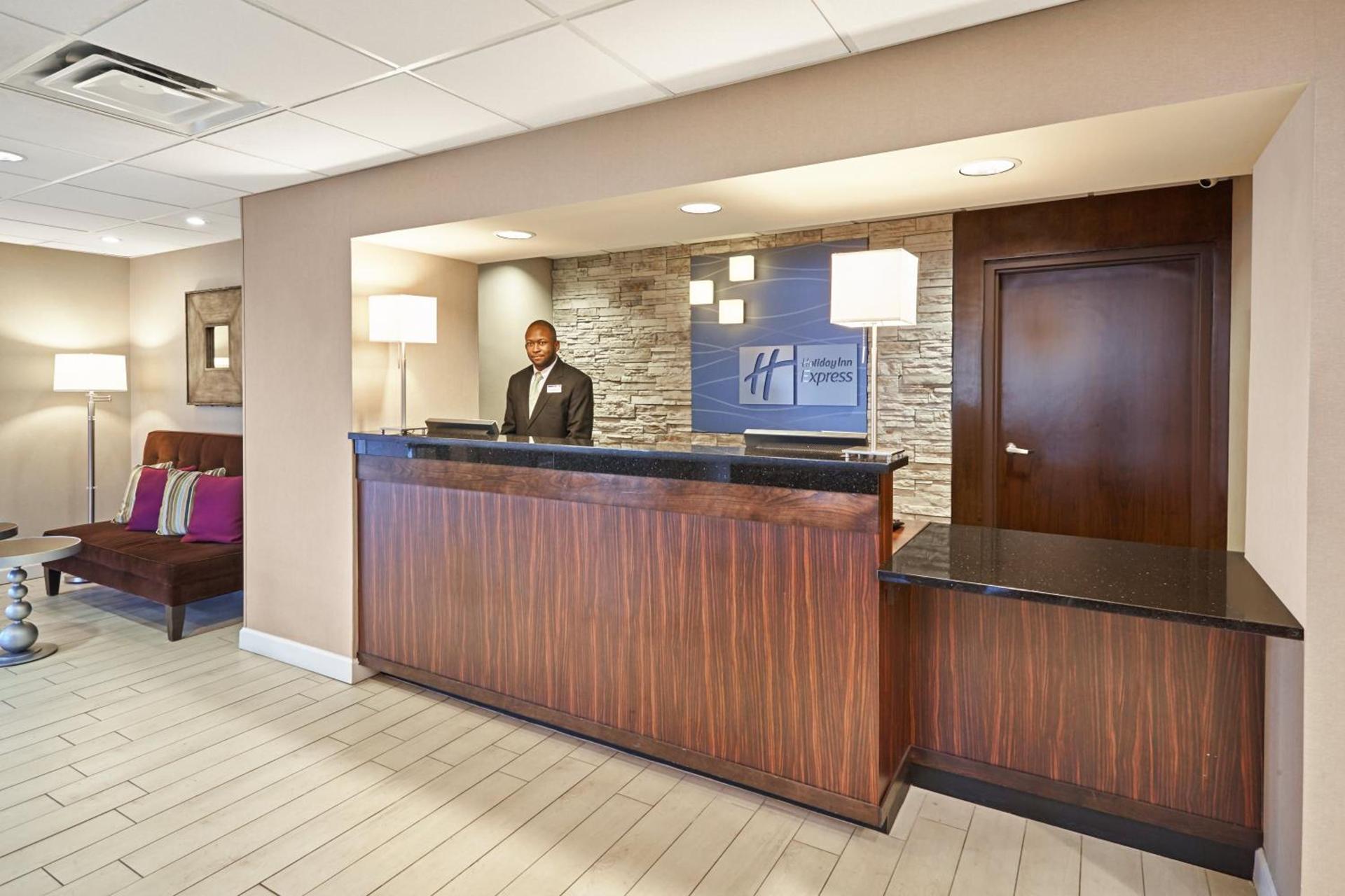 Holiday Inn Express Hotels- Hampton by IHG photo 4