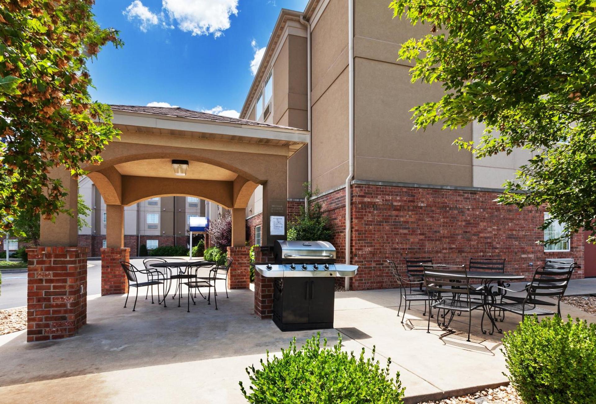 Candlewood Suites St. Robert by IHG photo 2