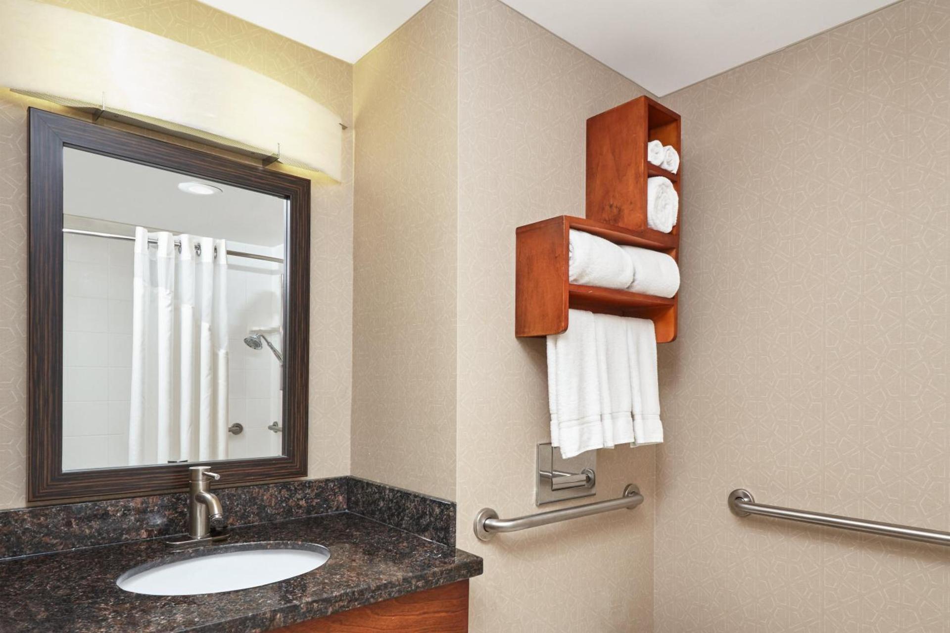 Holiday Inn Express Hotels- Hampton by IHG photo 27