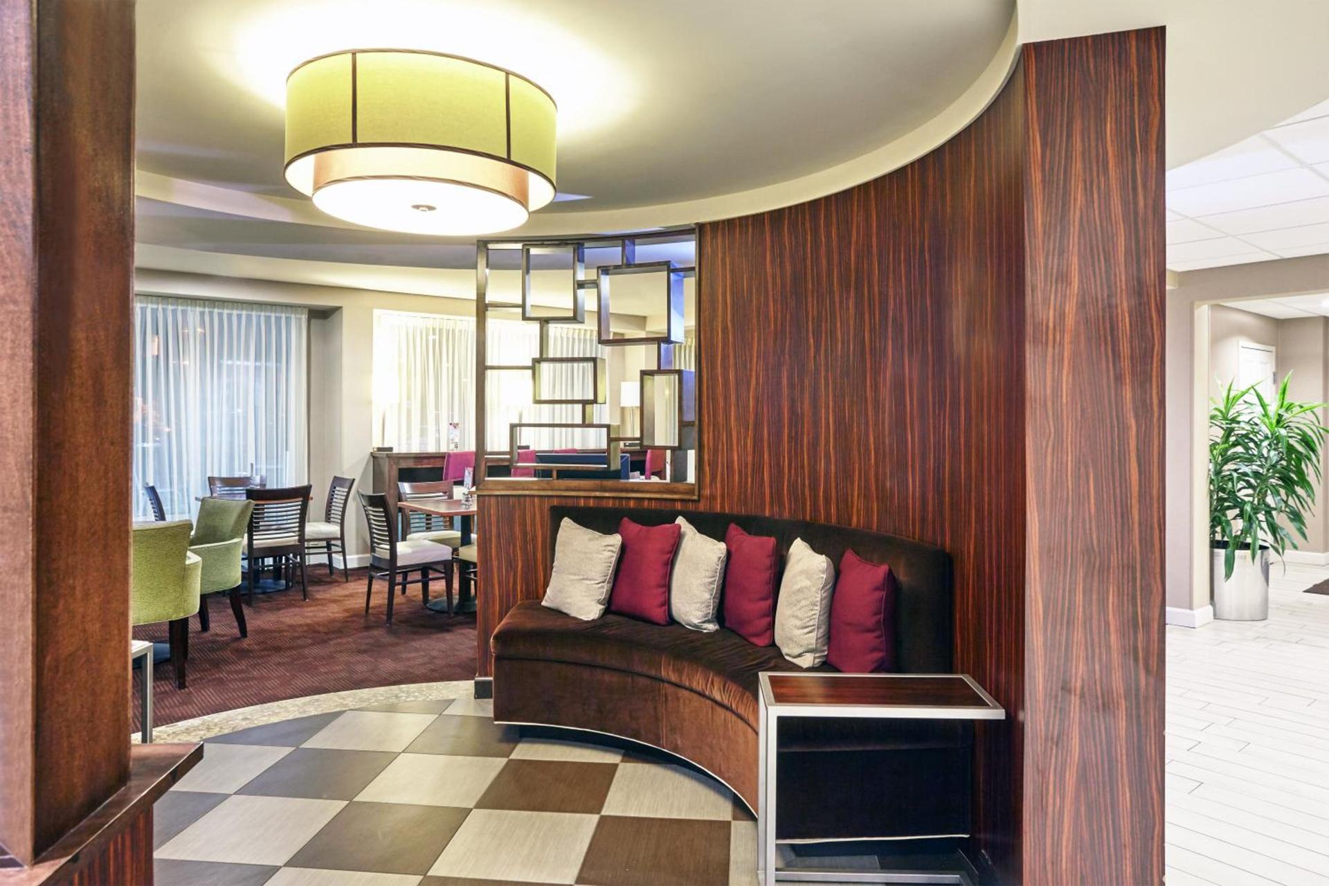 Holiday Inn Express Hotels- Hampton by IHG photo 8