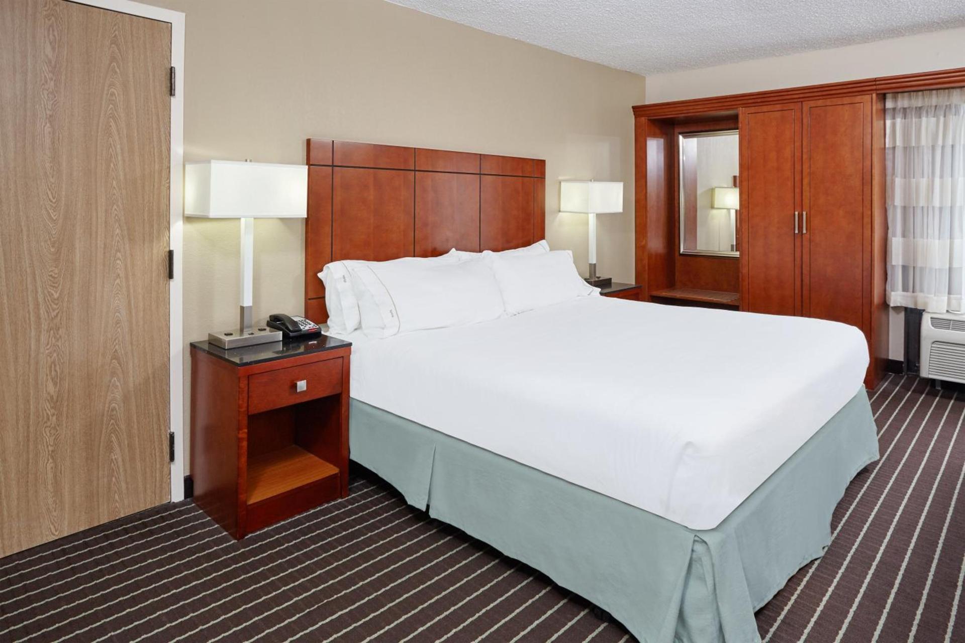 Holiday Inn Express Hotels- Hampton by IHG photo 16