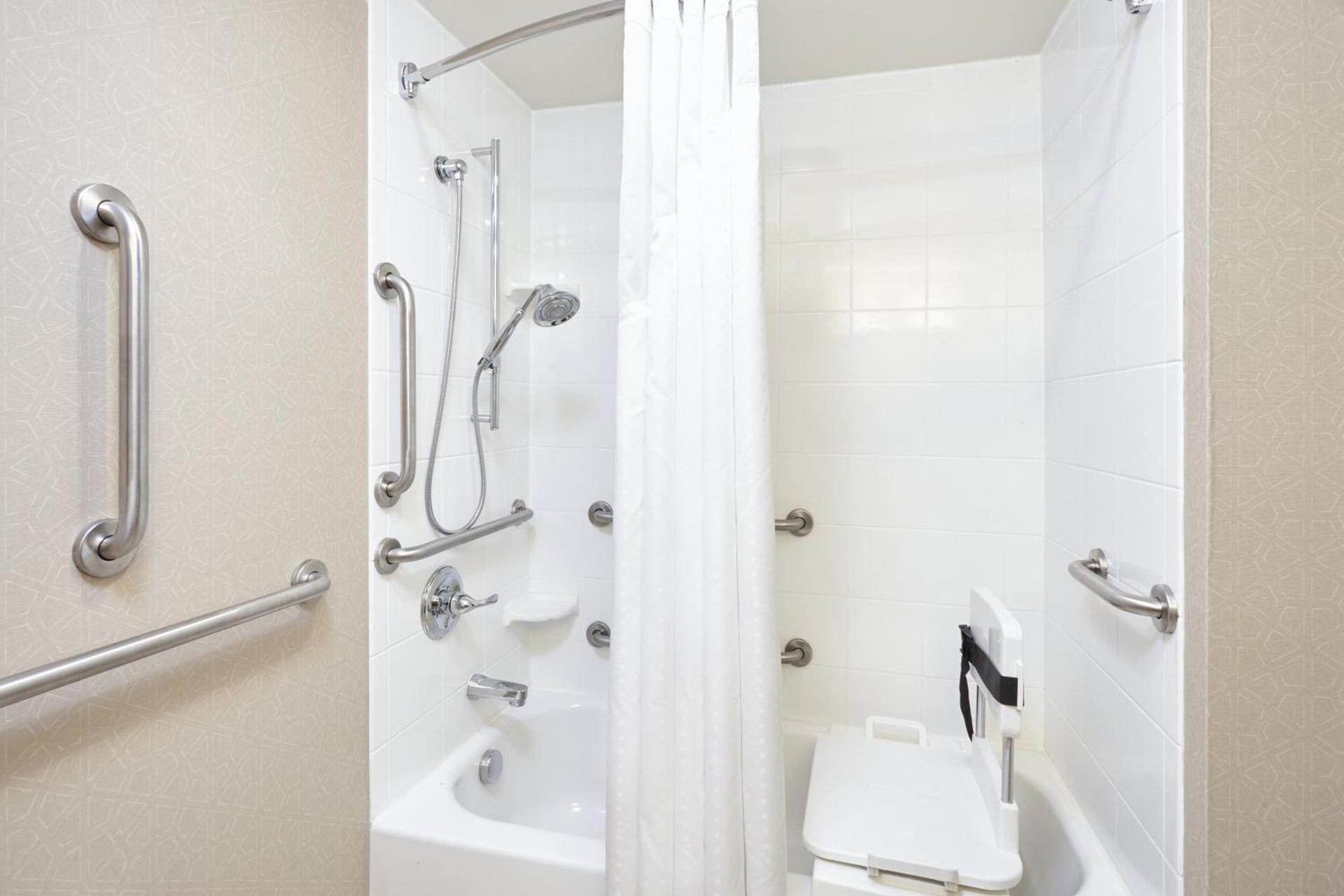Holiday Inn Express Hotels- Hampton by IHG photo 44