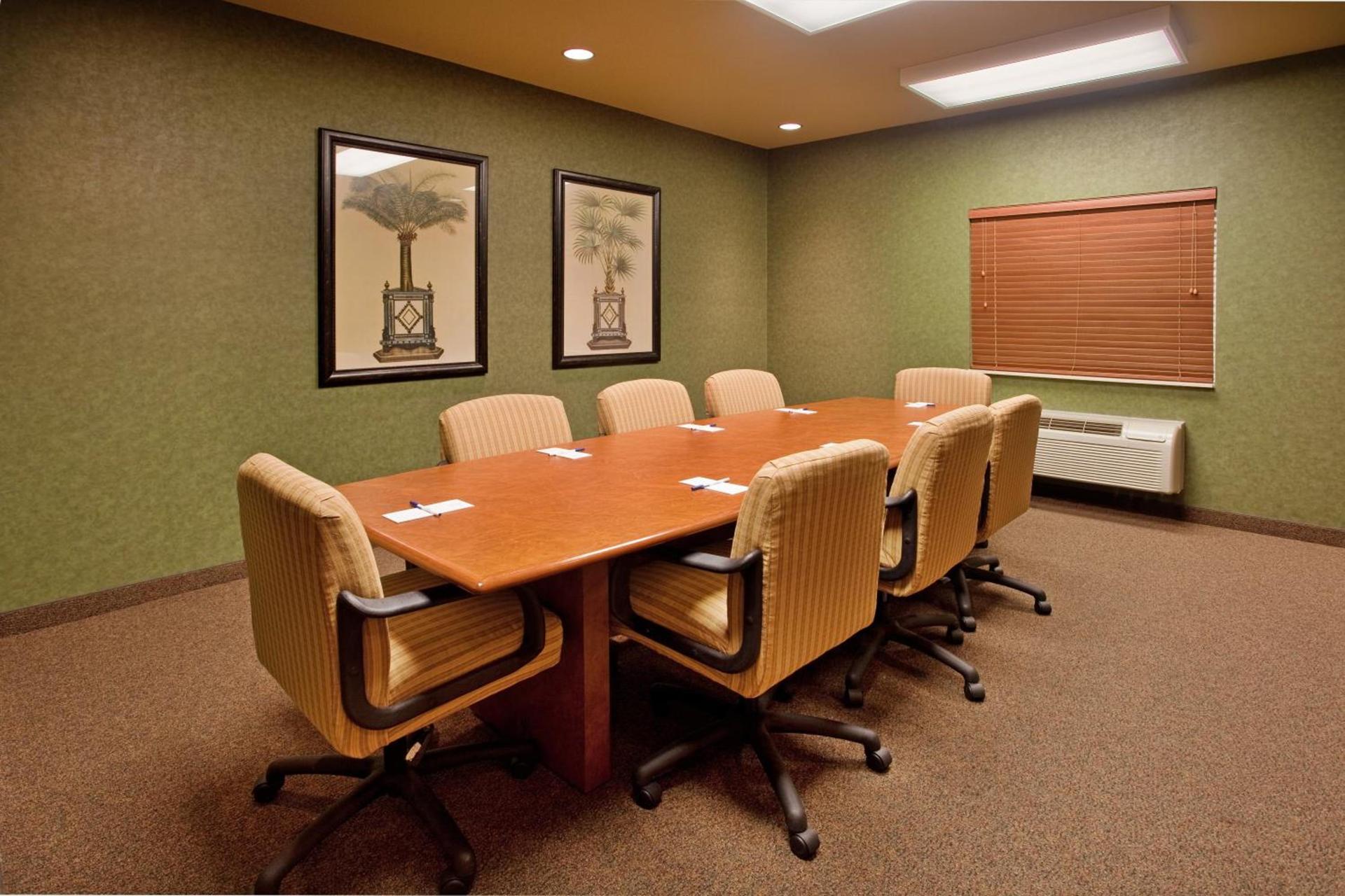 Candlewood Suites St. Robert by IHG photo 25
