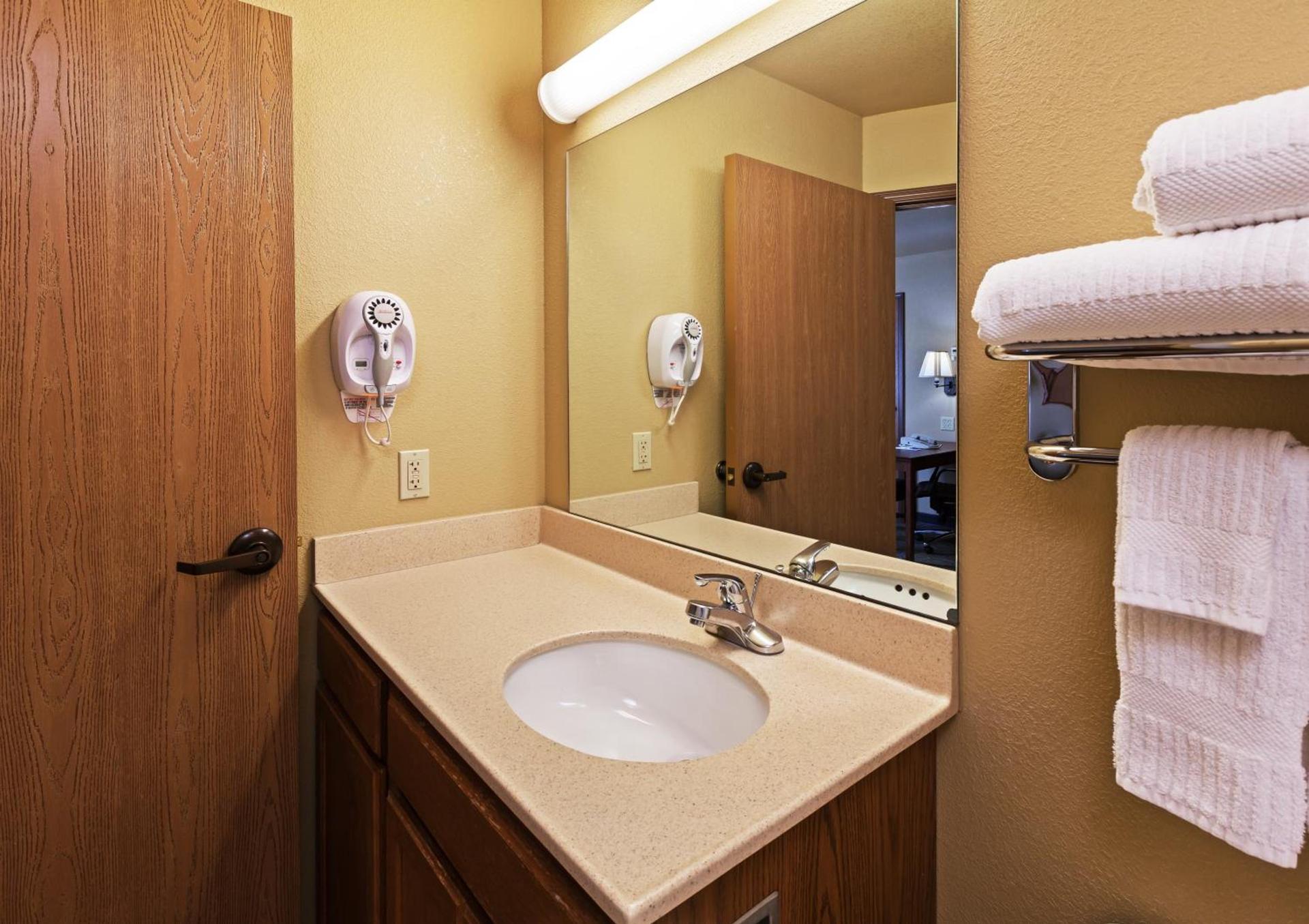 Candlewood Suites St. Robert by IHG photo 11