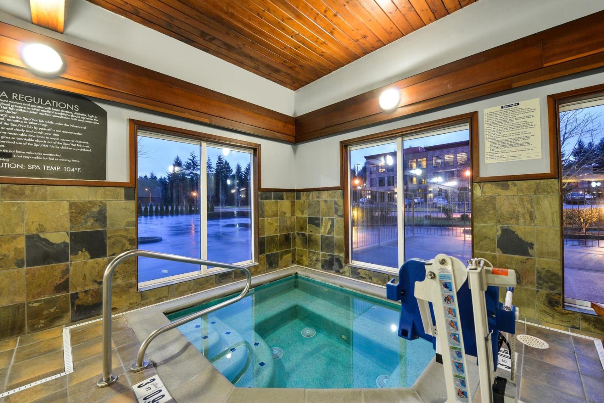 Holiday Inn Express Vancouver North by IHG photo 42