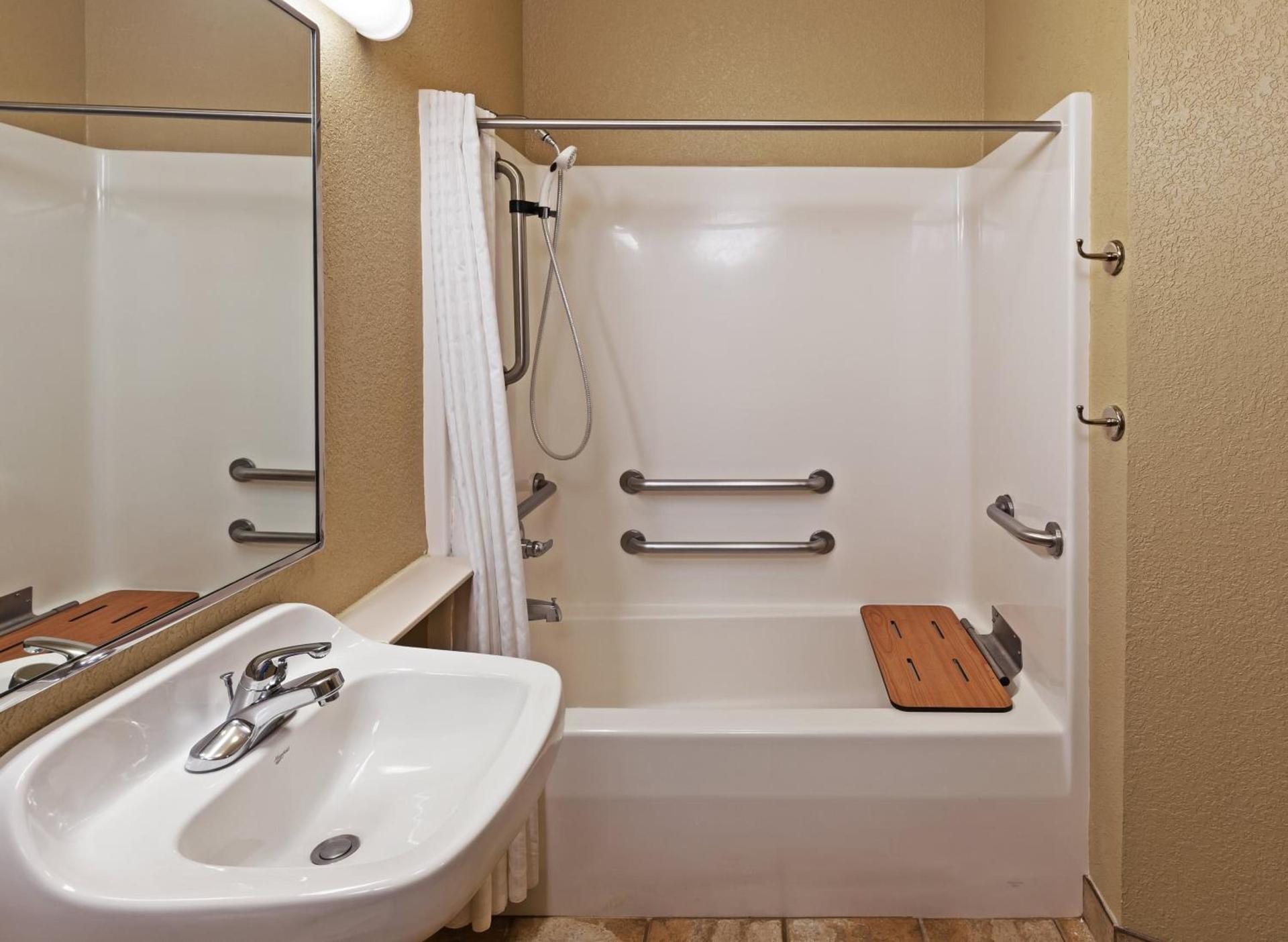 Candlewood Suites St. Robert by IHG photo 15