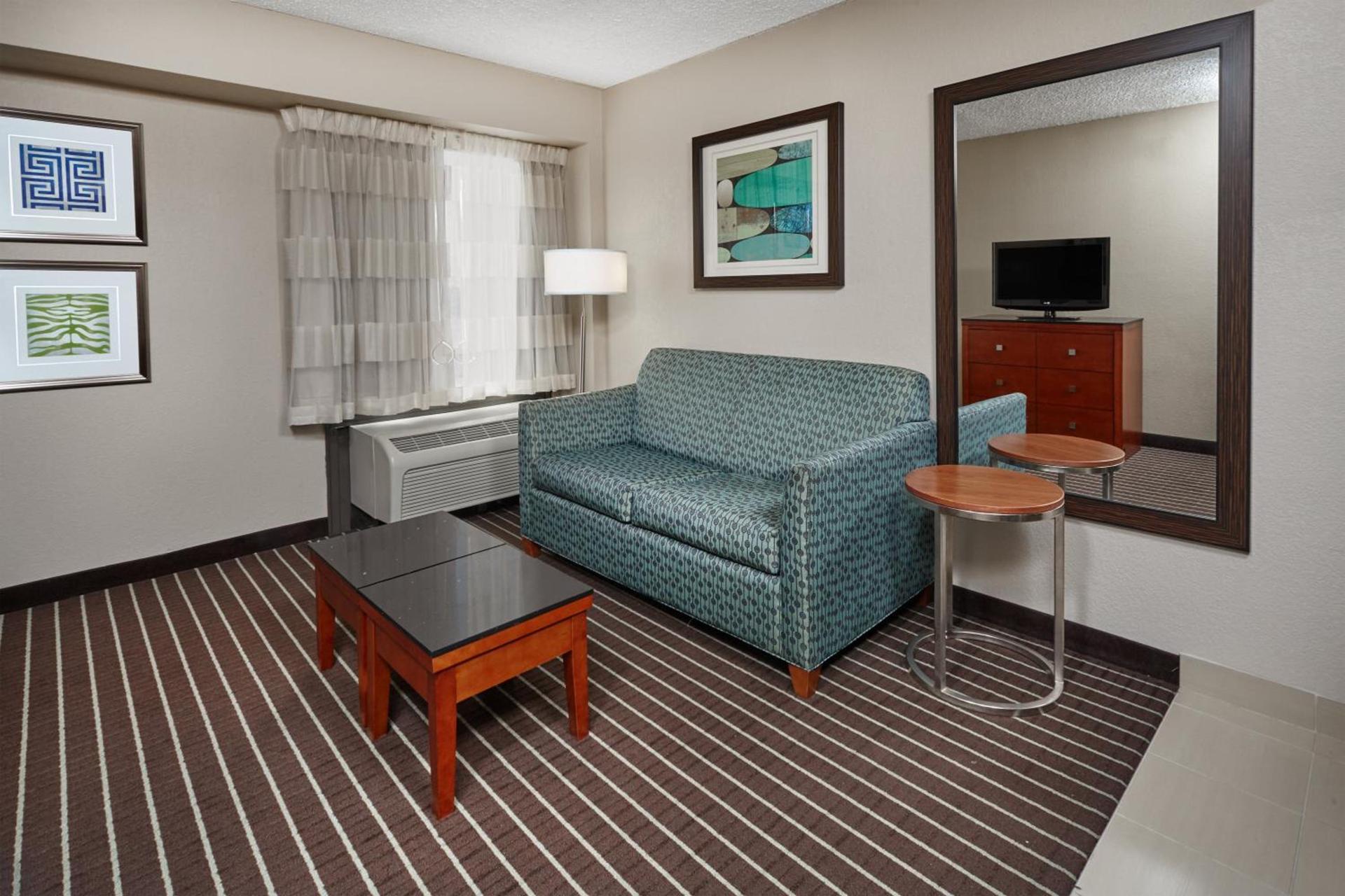 Holiday Inn Express Hotels- Hampton by IHG photo 17