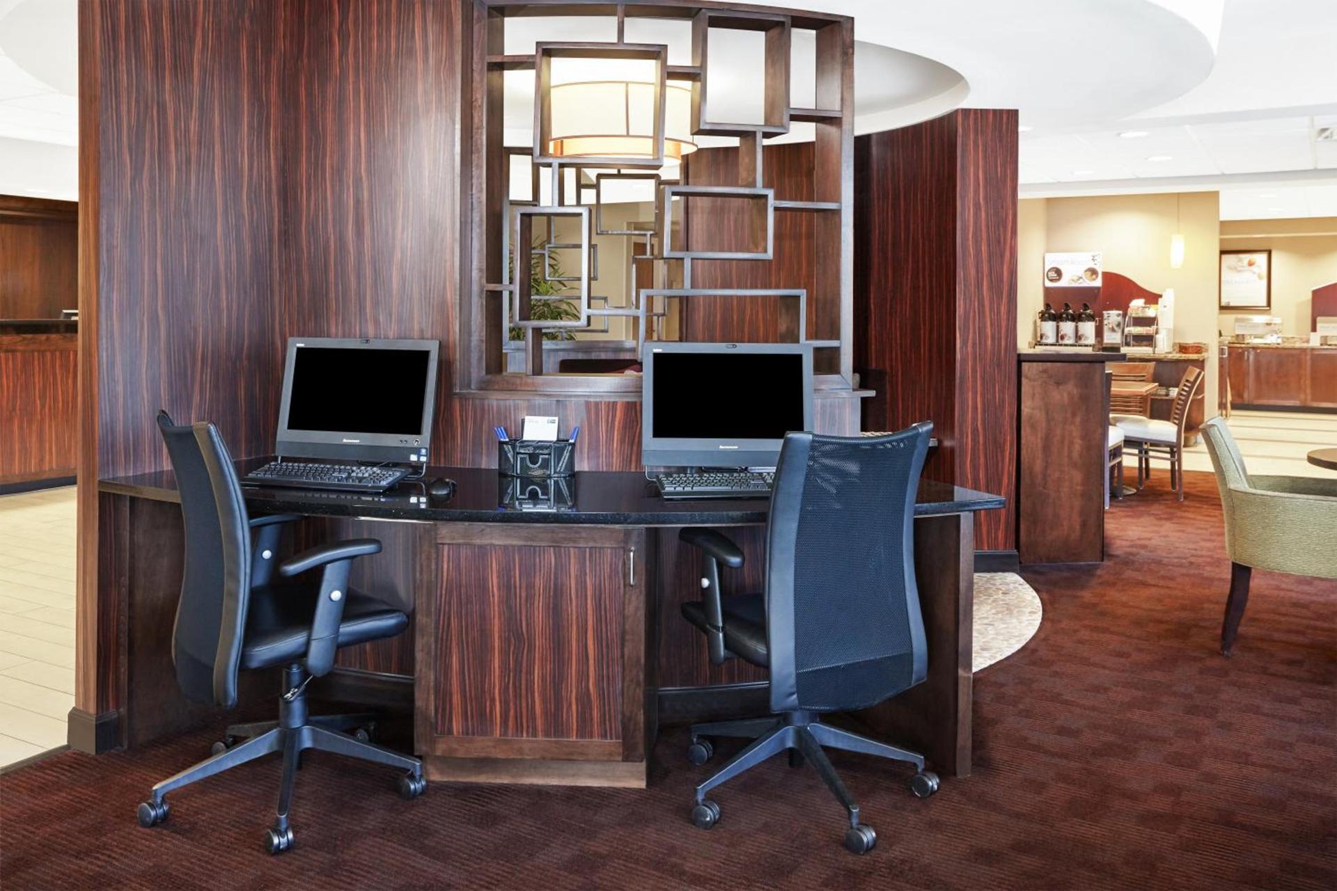 Holiday Inn Express Hotels- Hampton by IHG photo 5