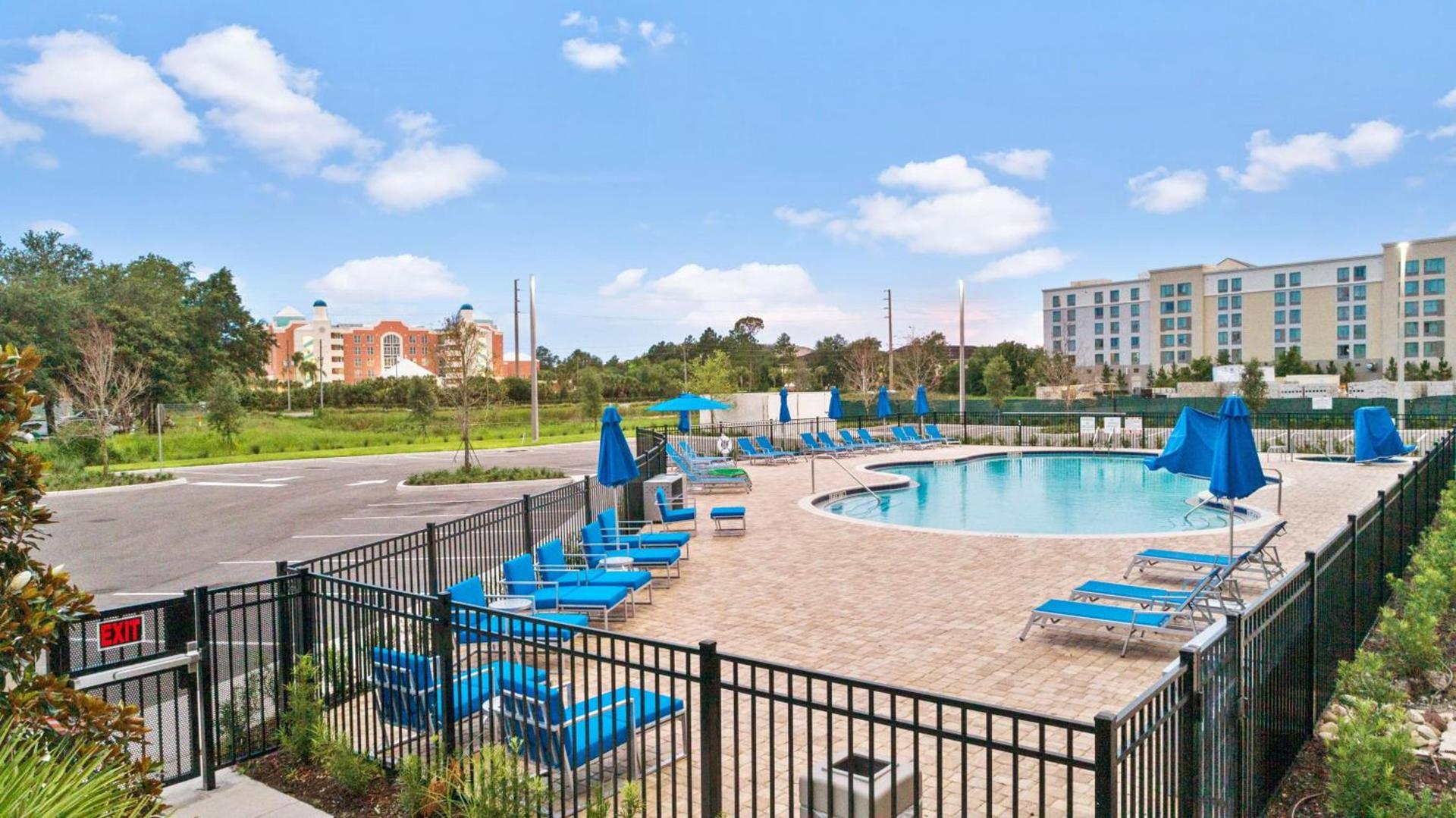 Holiday Inn Express & Suites Orlando- Lake Buena Vista by IHG photo 18